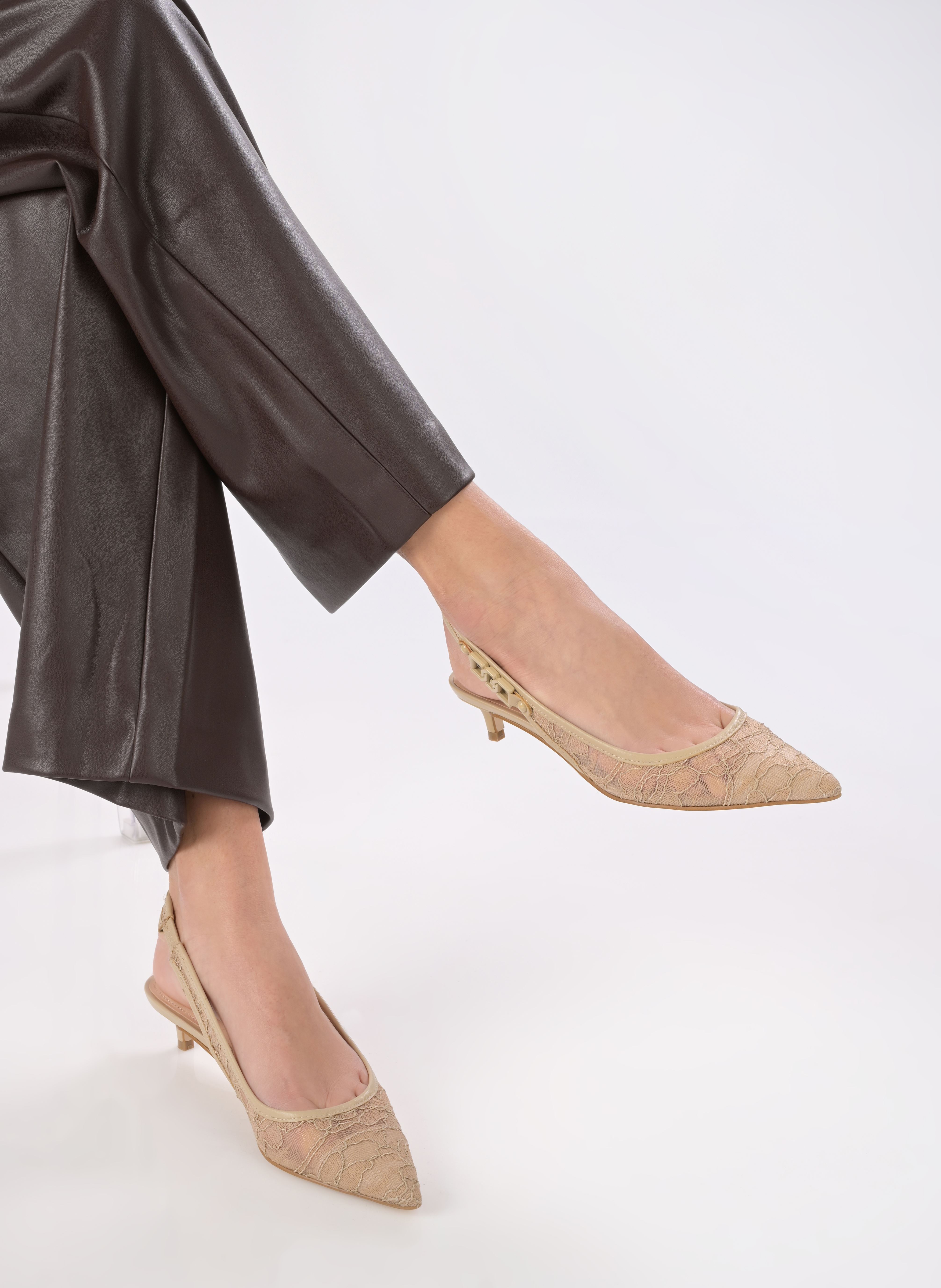 Escarpins à brides JEREN2 femme beige Guess Escarpins à brides JEREN2 femme beige Beige
