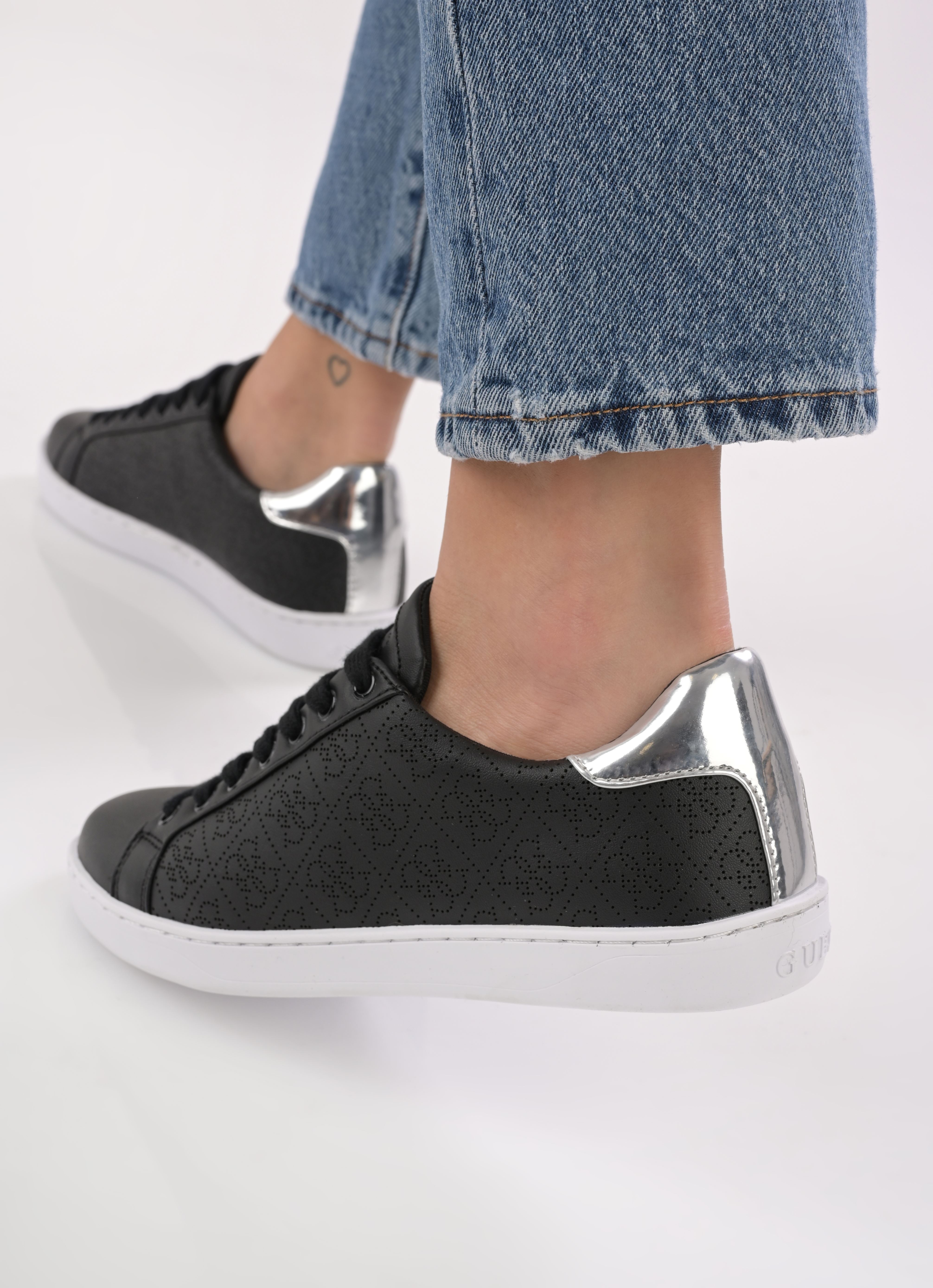 Baskets basses ROSALIA8 femme noir Guess Baskets basses ROSALIA8 femme noir Black