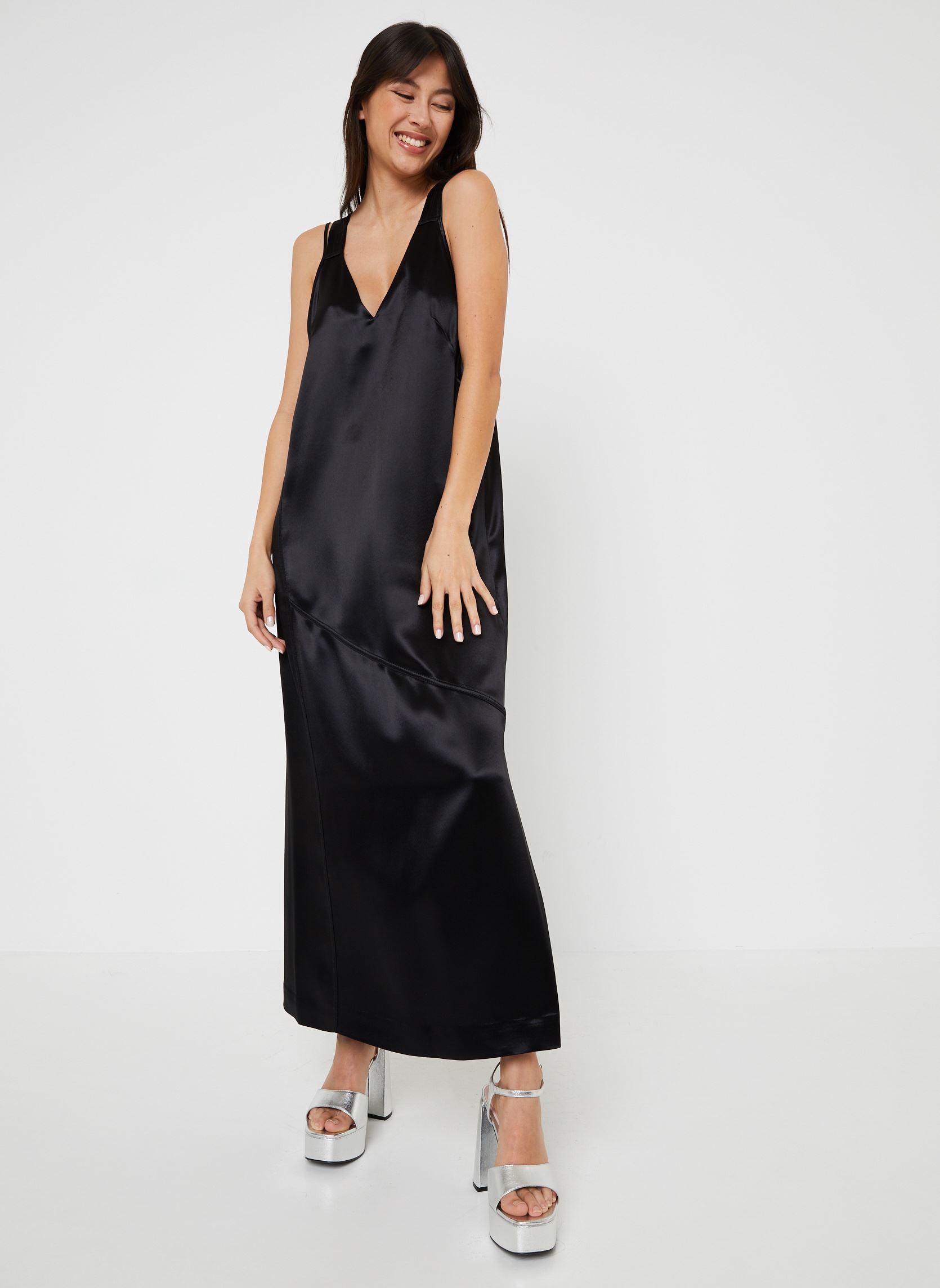 Vêtements Calvin Klein Naia Wide Strap Midi Slip Dress pour Accessoires