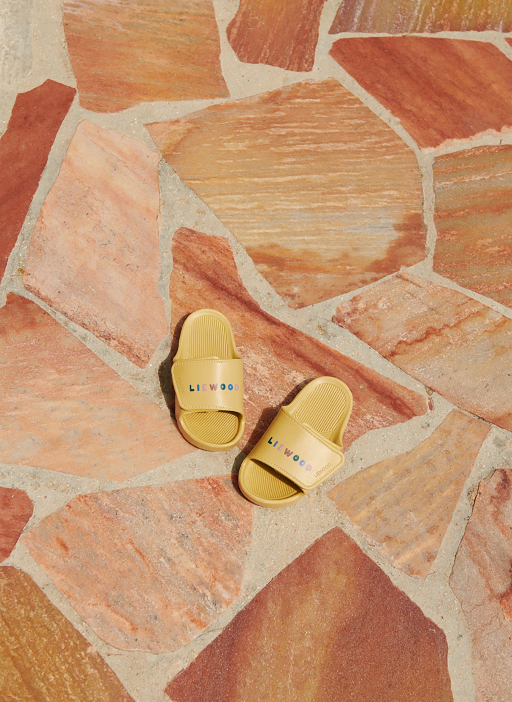 Pantoletten und Clogs Thieme slide gelb Liewood Pantoletten und Clogs Thieme slide gelb Liewood / Crispy corn