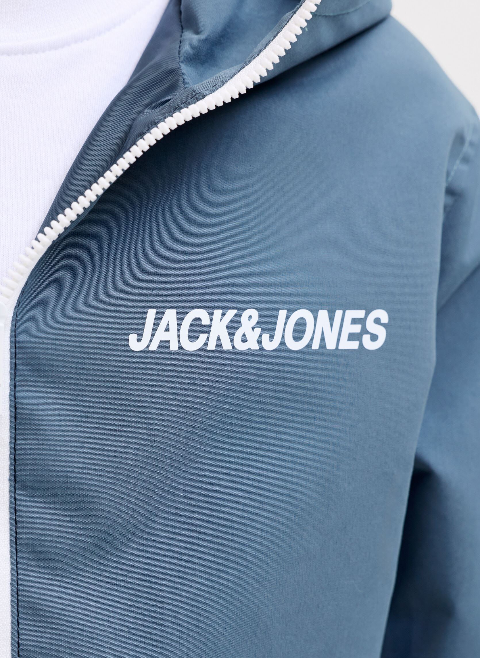 Blousons Jjerush Blocking Hood Bomber Noos Jnr garçon bleu Jack & Jones Blousons Jjerush Blocking Hood Bomber Noos Jnr garçon bleu BLUE MIRAGE