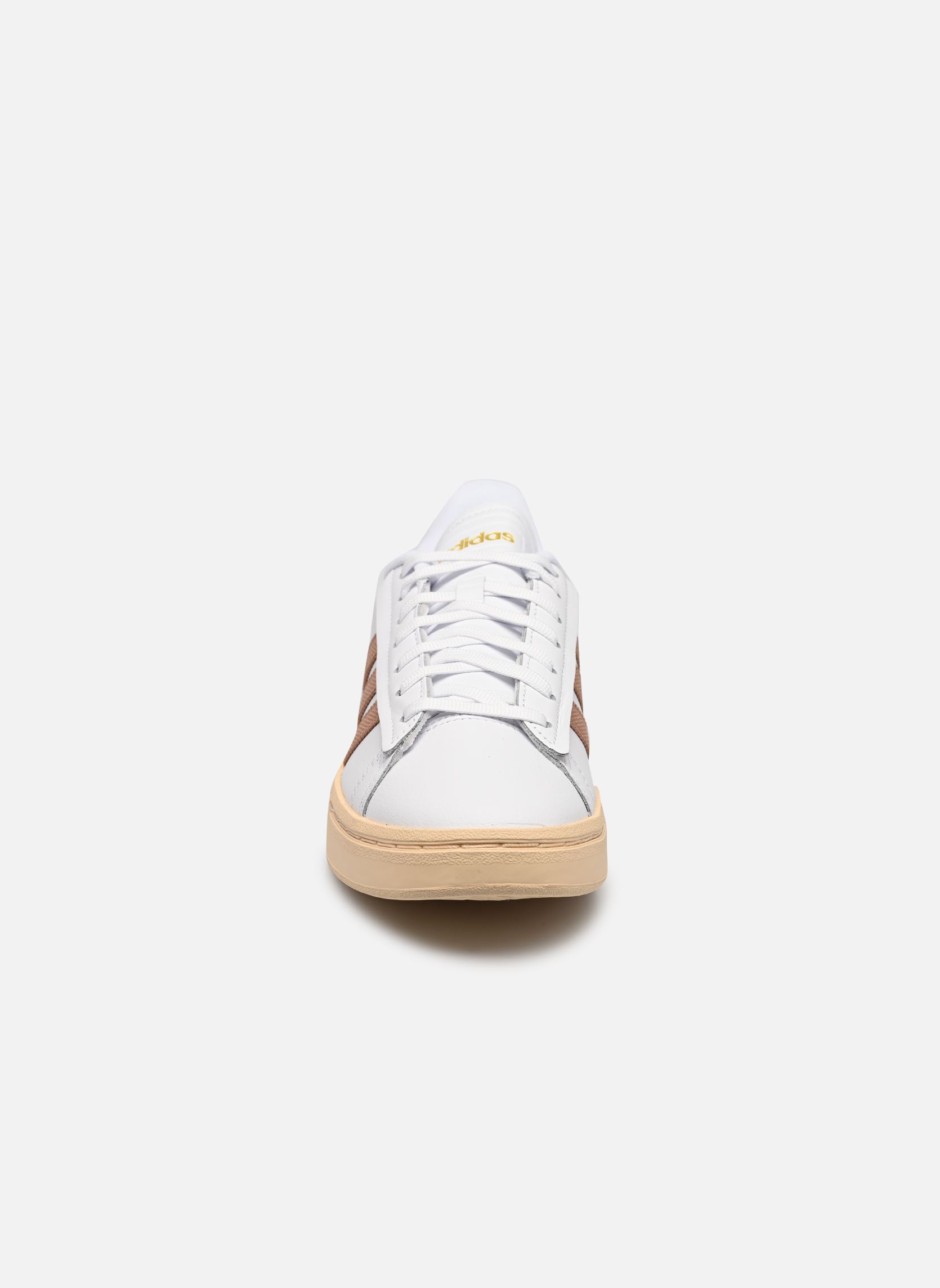 Baskets basses Grand Court Alpha femme blanc adidas sportswear Baskets basses Grand Court Alpha femme blanc FTWWHT/CLASTR/GOLDMT