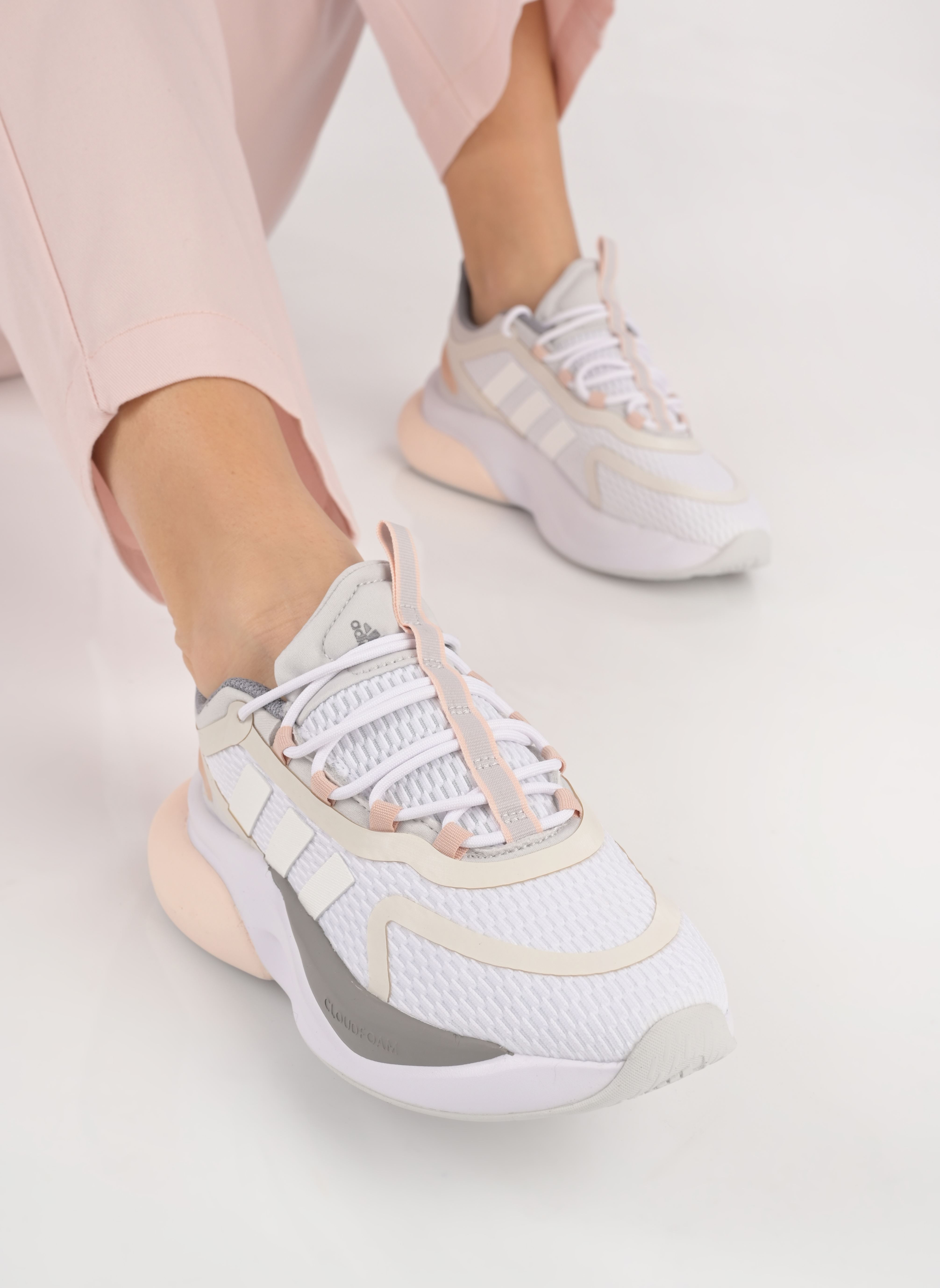 Baskets basses Alphabounce + W femme blanc adidas sportswear Baskets basses Alphabounce + W femme blanc FTWWHTZEROMTGRETHR