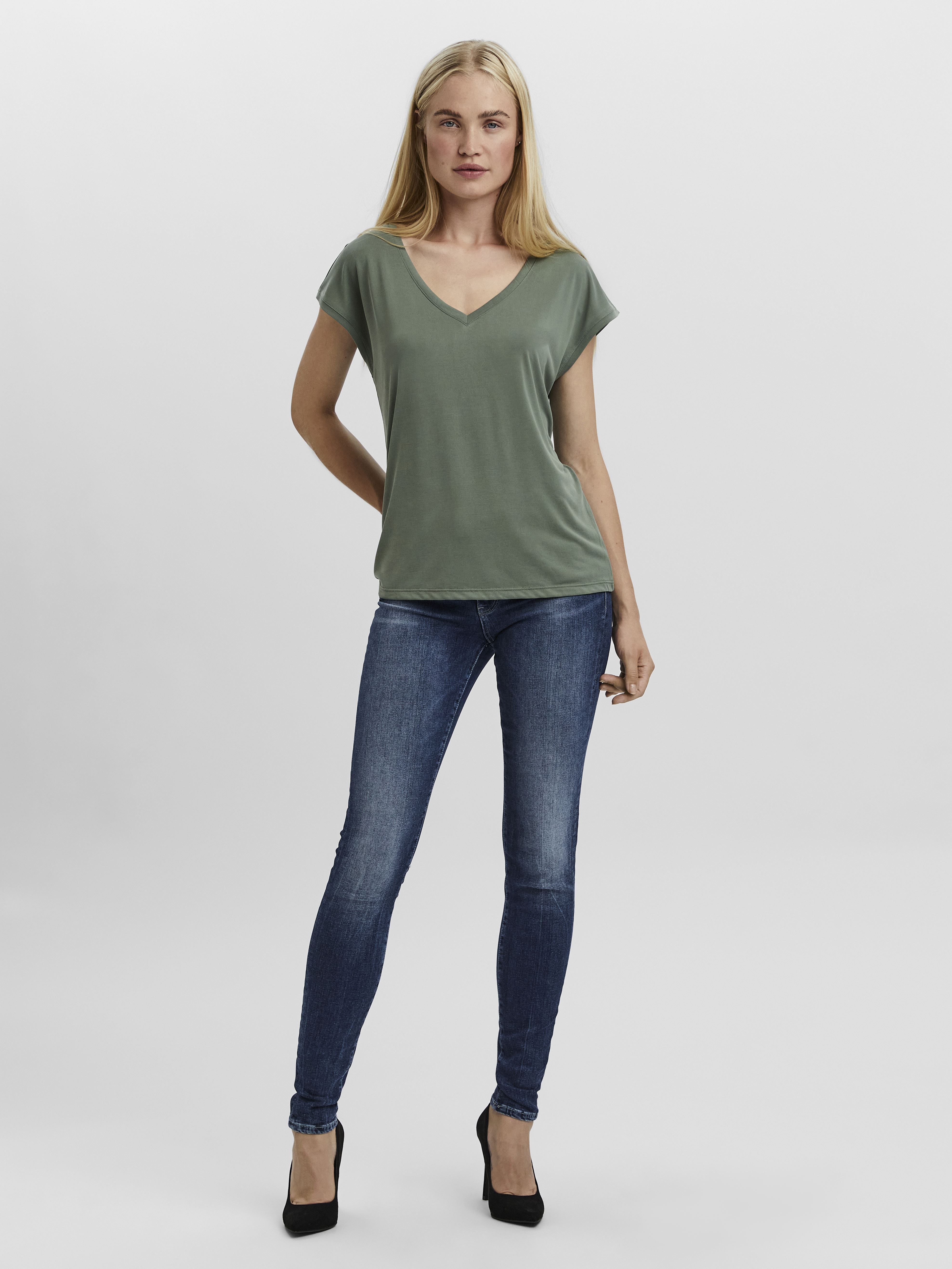 Tee-shirts Vmfilli Ss V-Neck Tee Ga Noos femme gris Vero Moda Tee-shirts Vmfilli Ss V-Neck Tee Ga Noos femme gris Laurel Wreath