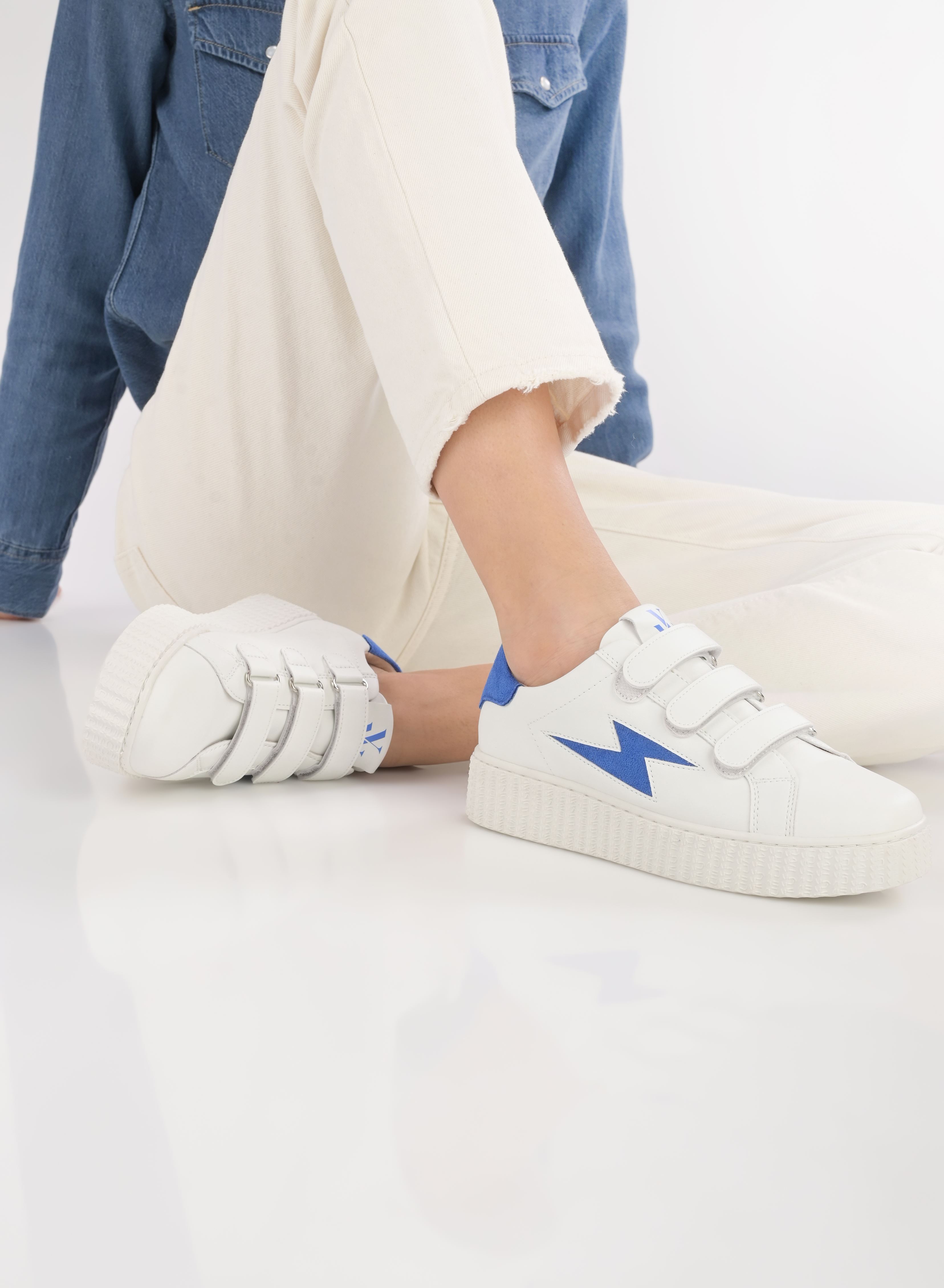 Baskets basses Vicky femme blanc Vanessa Wu Baskets basses Vicky femme blanc Bleu Electrique