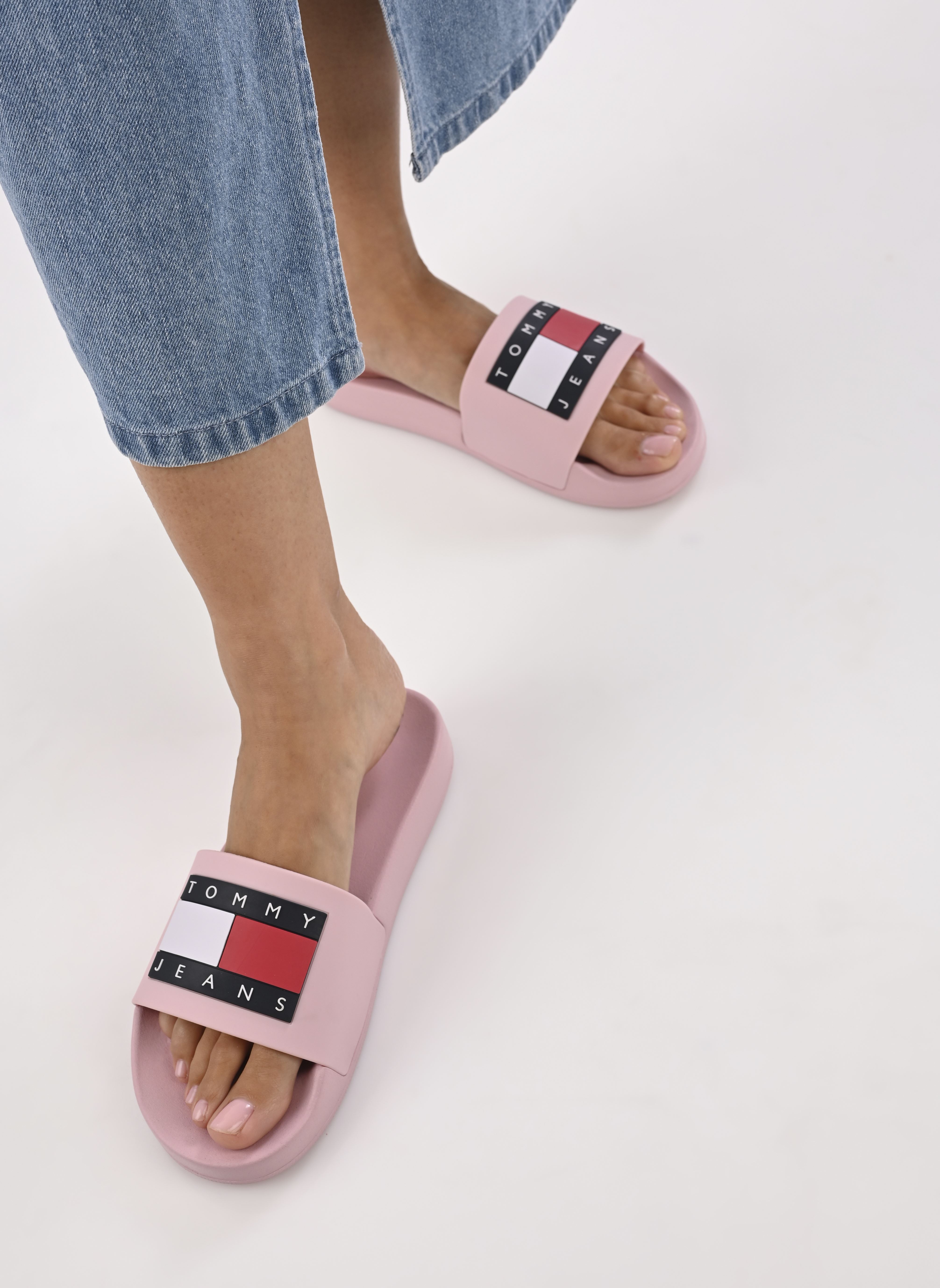 Strandsandalen TOMMY JEANS FLAG POOL SLD ESS dames roze Tommy Hilfiger Strandsandalen TOMMY JEANS FLAG POOL SLD ESS dames roze MISTY PINK
