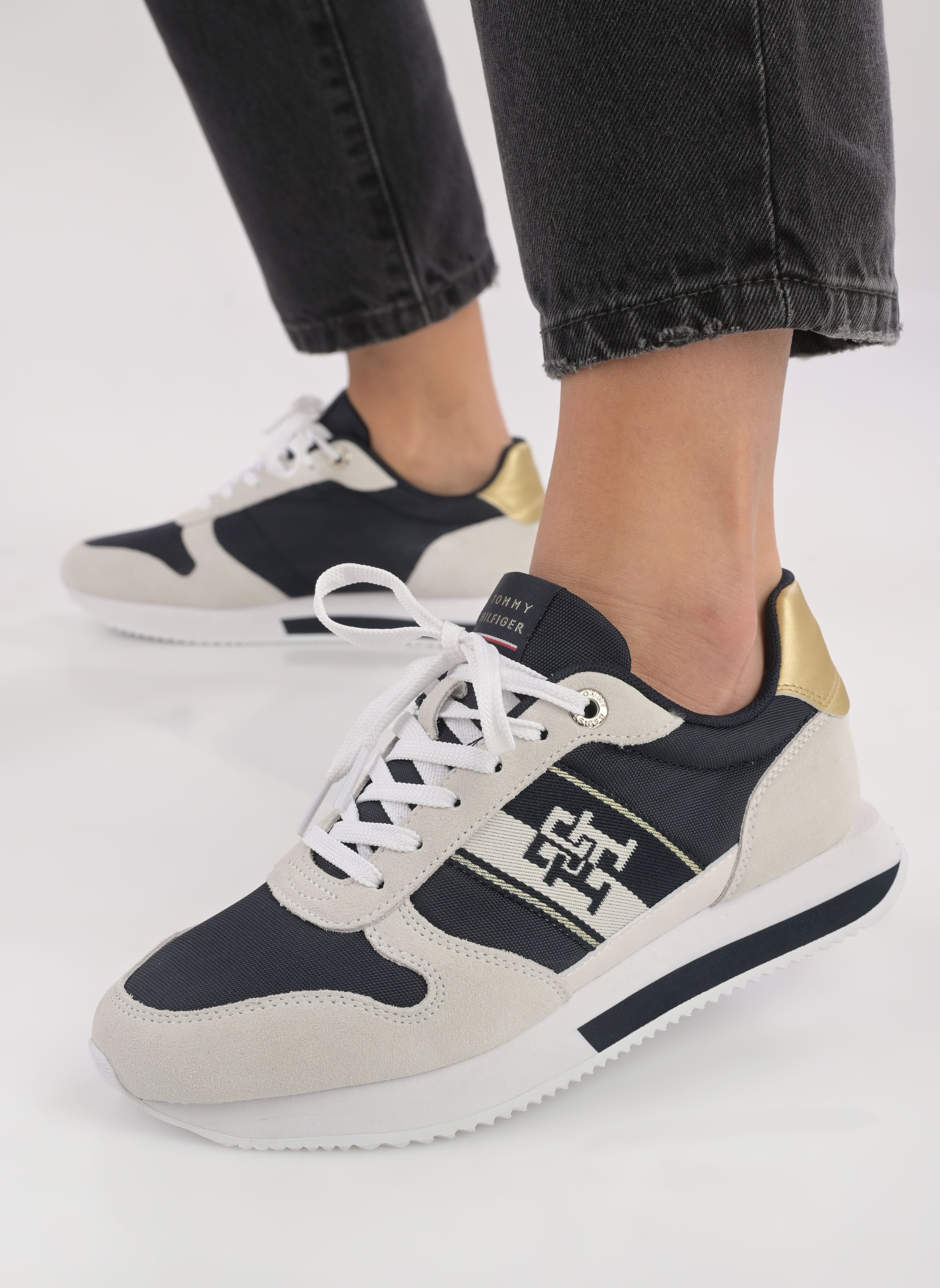 Baskets basses RUNNER WITH TH WEBBING GOLD femme bleu Tommy Hilfiger Baskets basses RUNNER WITH TH WEBBING GOLD femme bleu SPACE BLUE