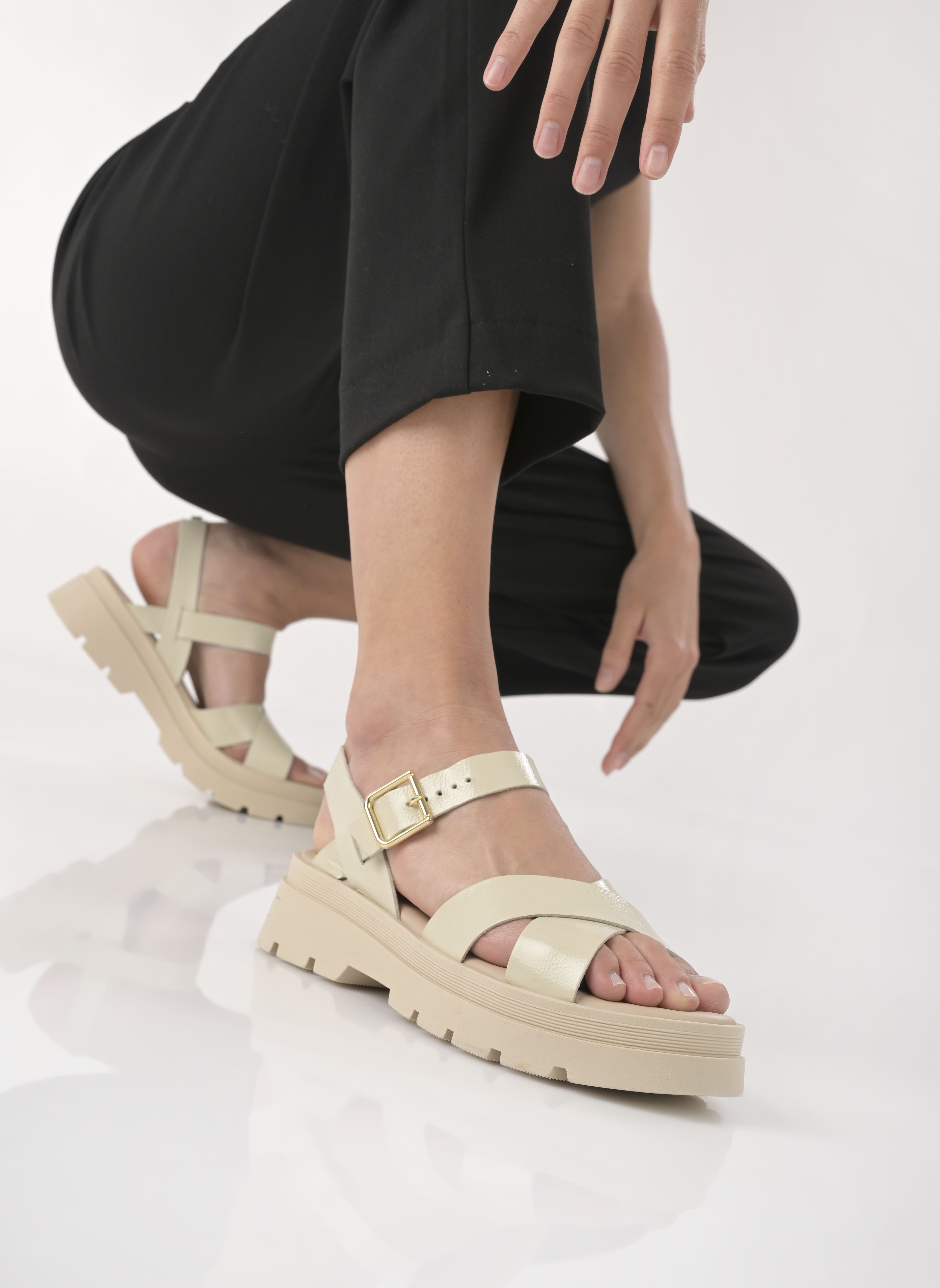 Sandales compensées et plateformes 1DECIDEE femme blanc JB Martin Sandales compensées et plateformes 1DECIDEE femme blanc Vernis Off White