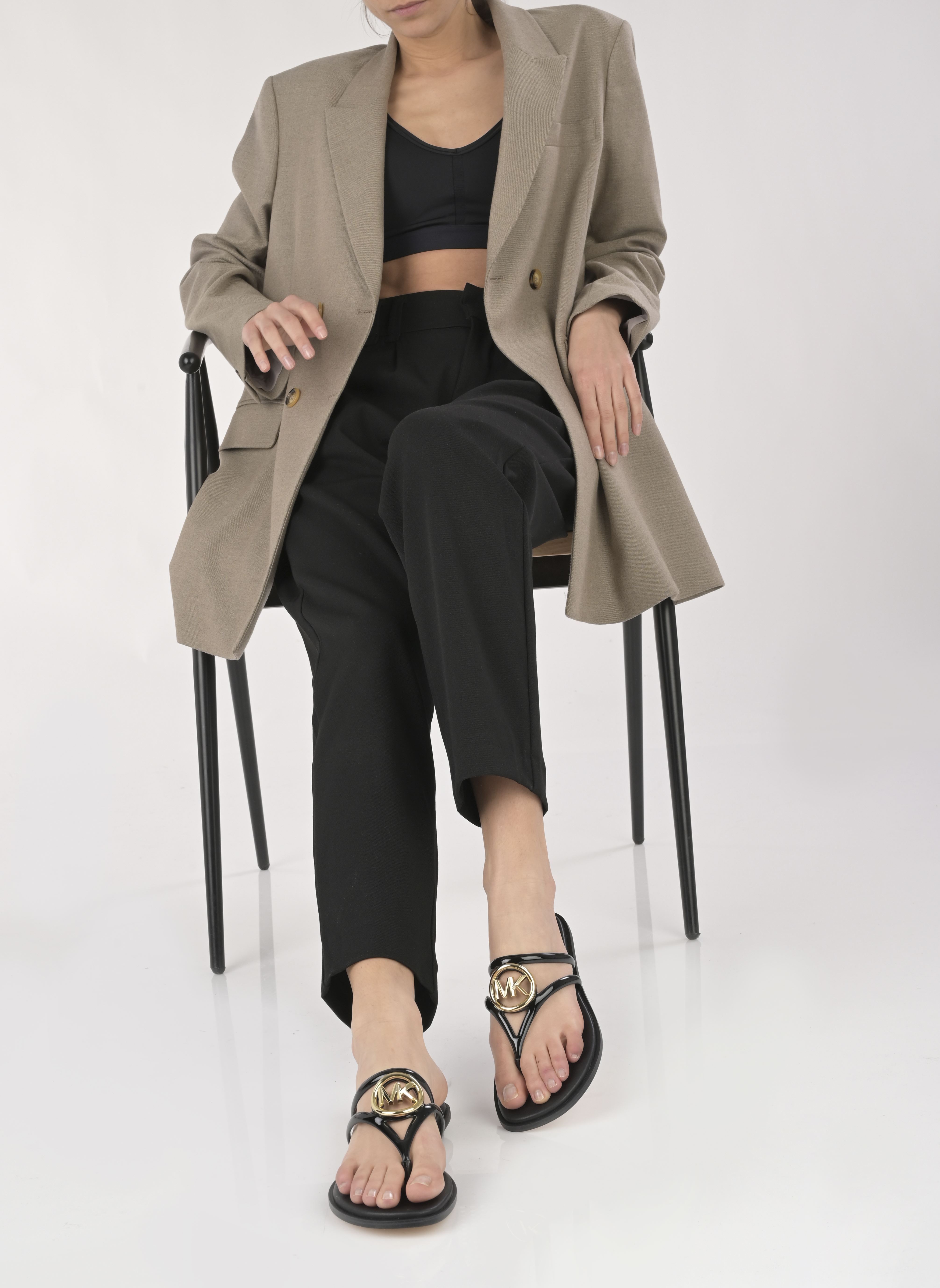 Mules HAMPTON FLAT SANDAL femme noir Michael Michael Kors Mules HAMPTON FLAT SANDAL femme noir Black