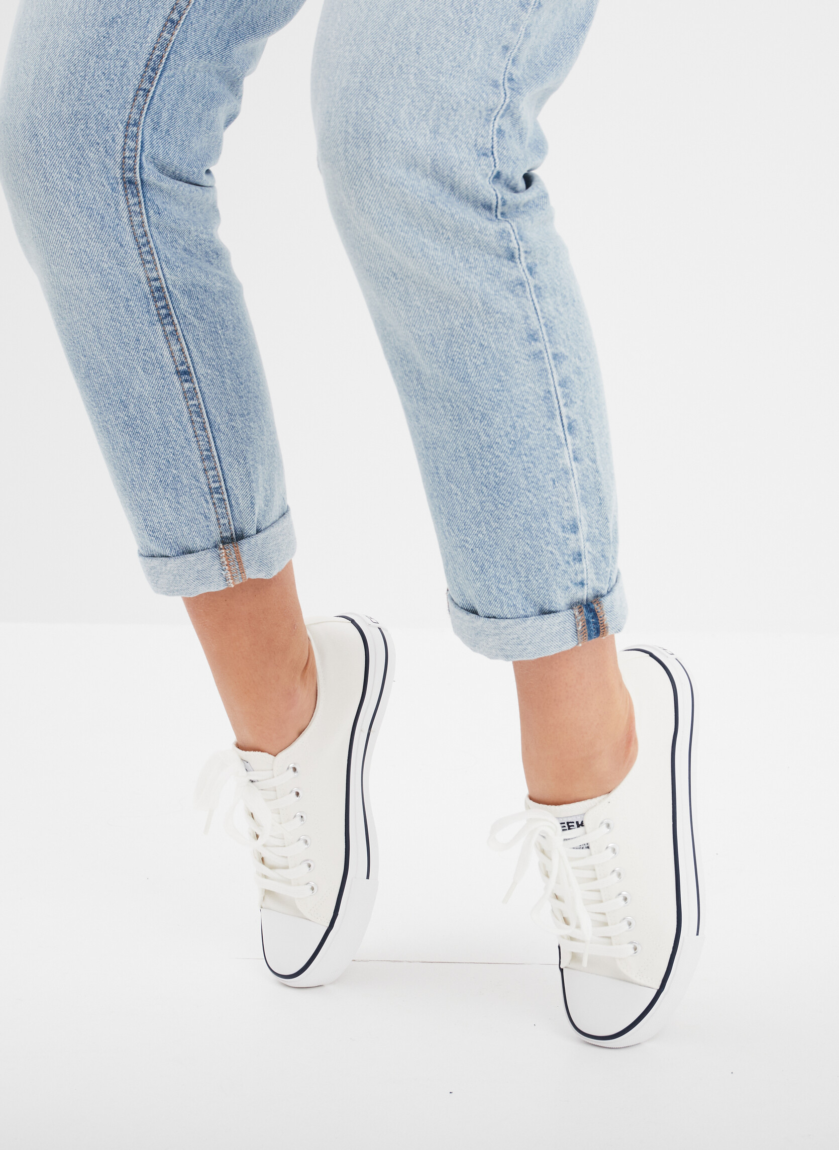 Baskets basses TOTANTIK_S_F_TB_231 femme blanc CREEKS Baskets basses TOTANTIK_S_F_TB_231 femme blanc Blanc