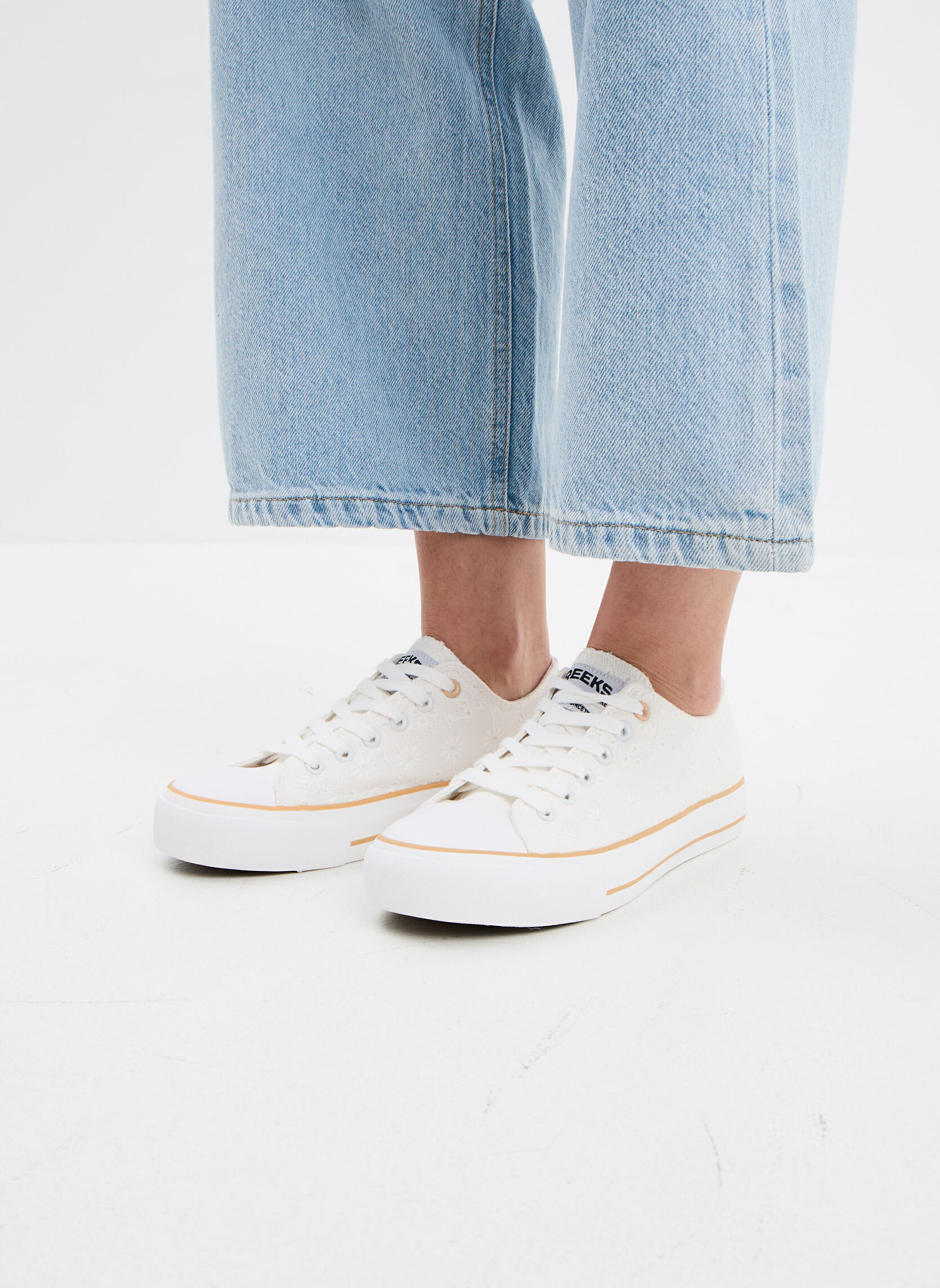 Baskets basses TOTANTIK_S_F_TB_231 femme beige CREEKS Baskets basses TOTANTIK_S_F_TB_231 femme beige Beige