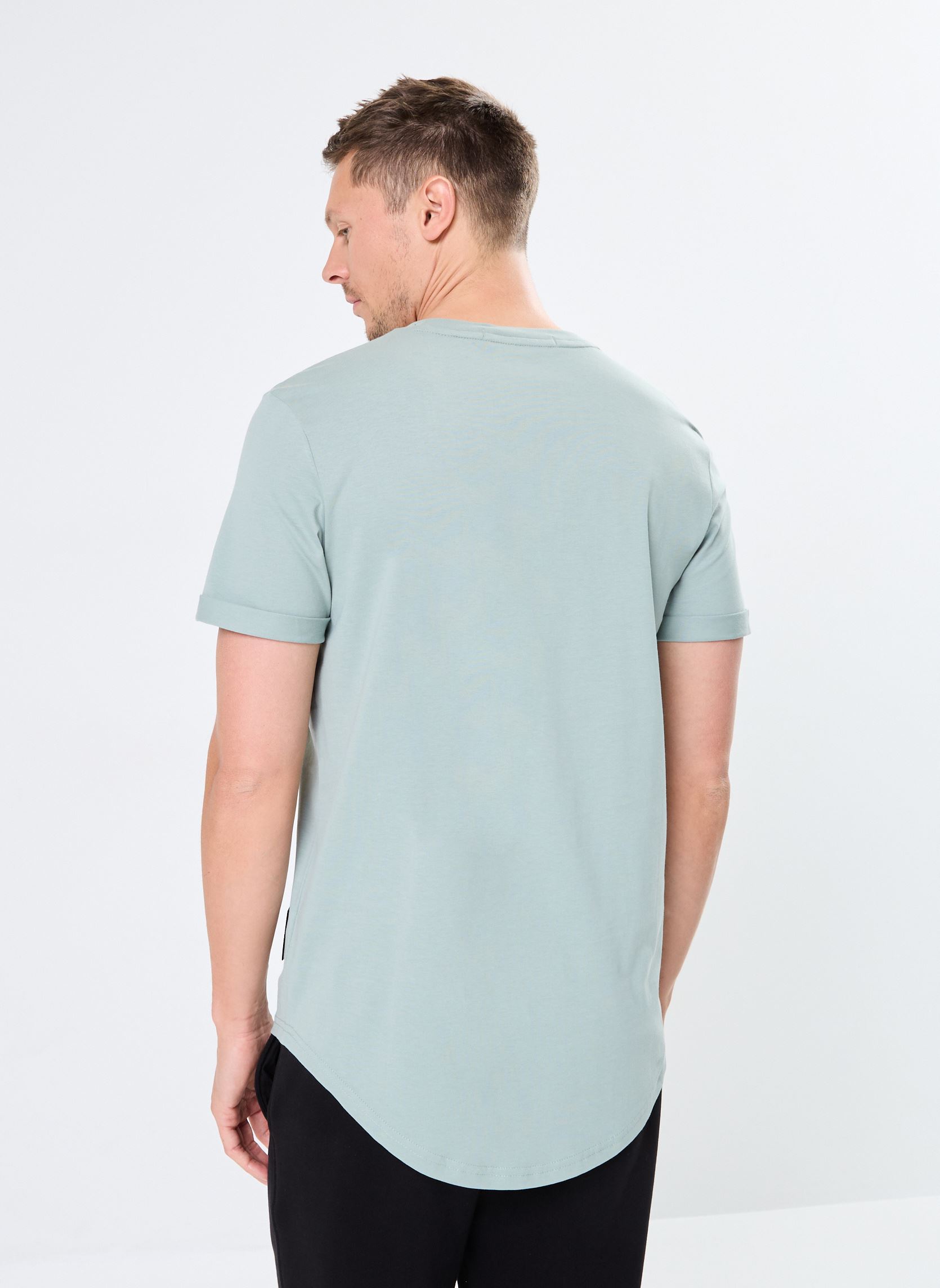 Tee-shirts manches courtes Badge Round Hem Tee homme gris Calvin Klein Jeans Tee-shirts manches courtes Badge Round Hem Tee homme gris SLATE GRAY