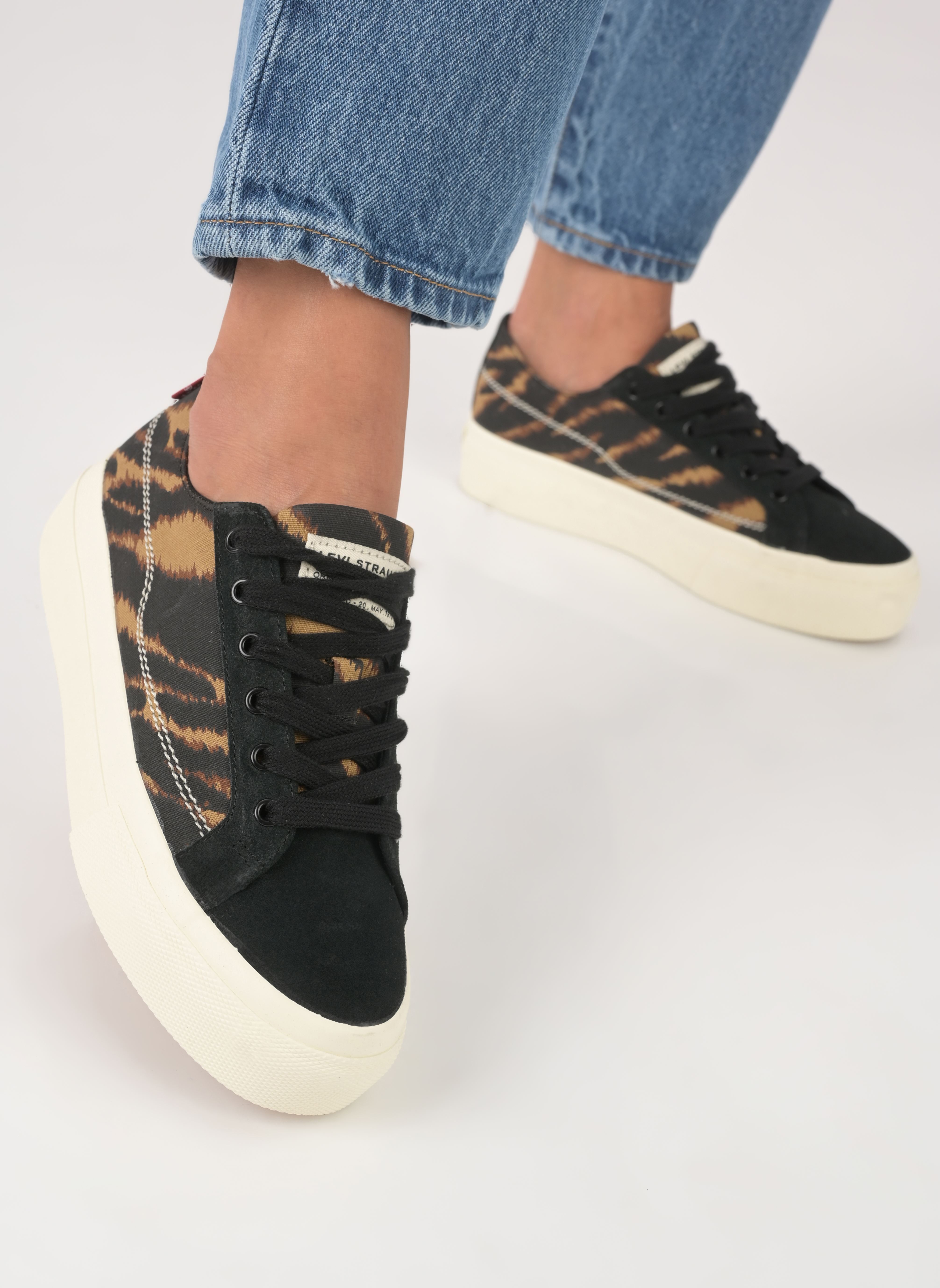 Baskets toile XL DECON LOW femme noir Levi's Baskets toile XL DECON LOW femme noir REGULAR BLACK