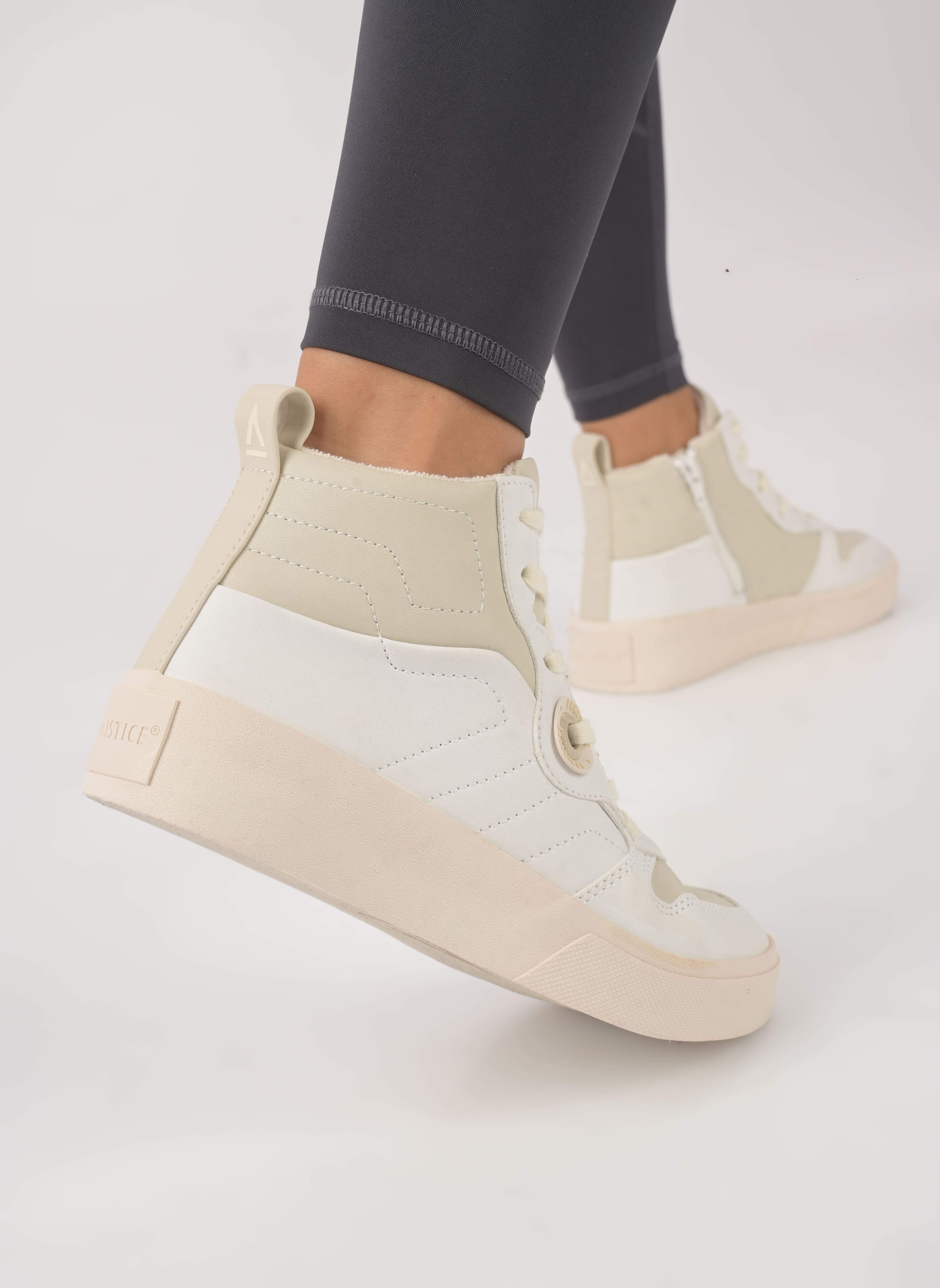 Baskets montantes LOVA MID femme blanc Armistice Baskets montantes LOVA MID femme blanc BLANC/BEIGE