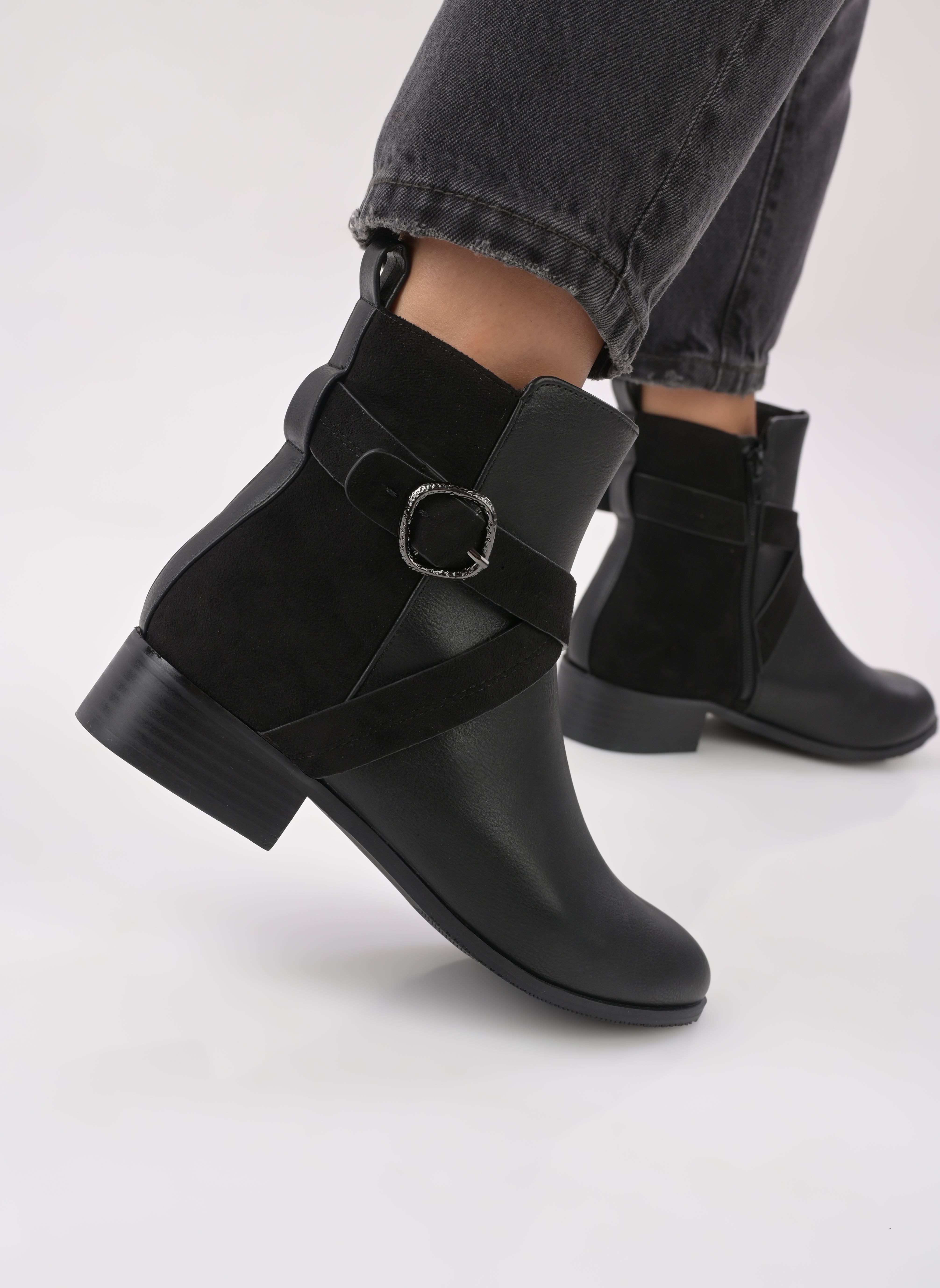 Enkellaarzen en boots QL4942_NOIR dames zwart Divine Factory Enkellaarzen en boots QL4942_NOIR dames zwart Noir