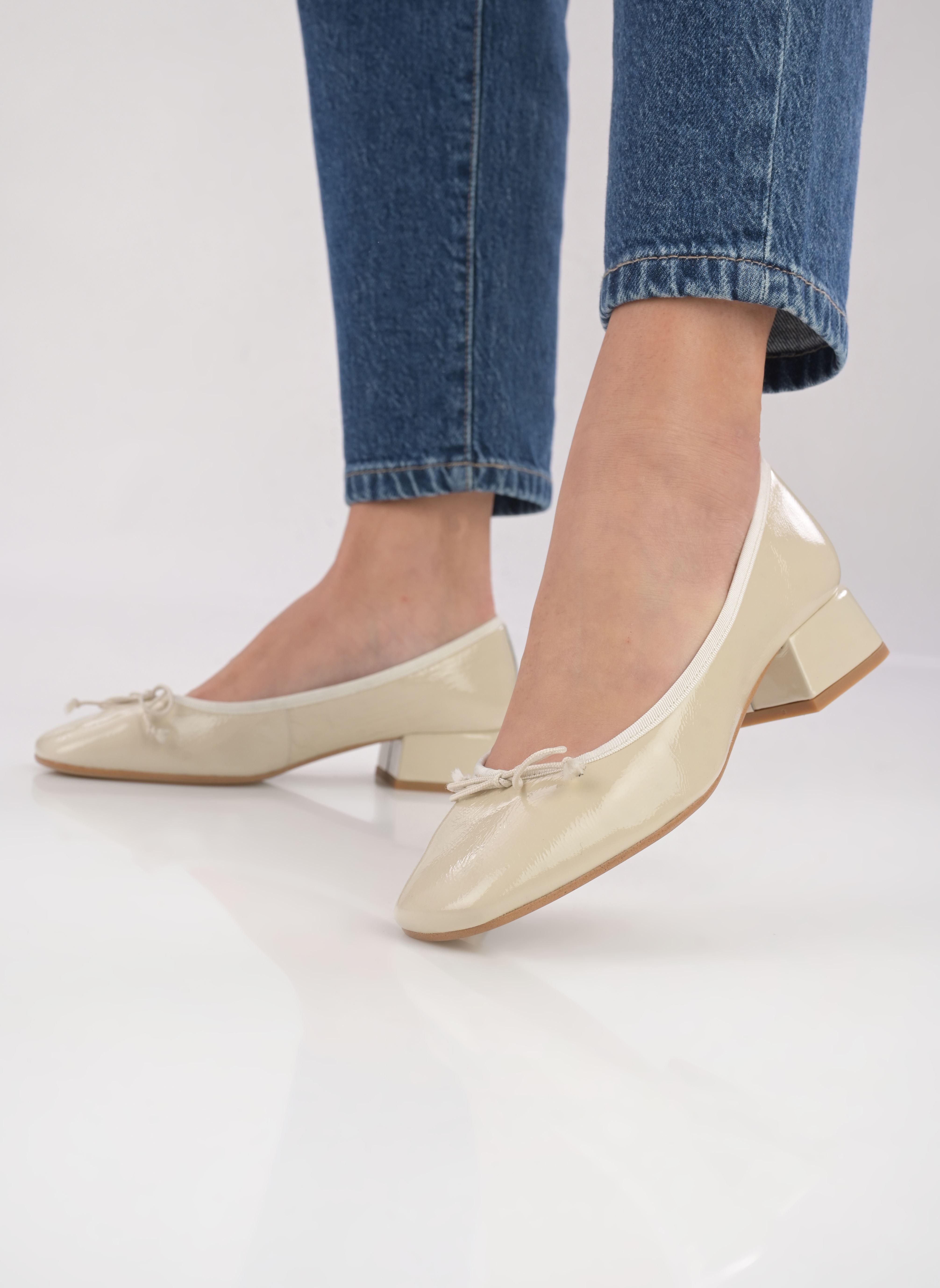 Ballerines classiques DYBIL femme blanc Jonak Ballerines classiques DYBIL femme blanc Ecru