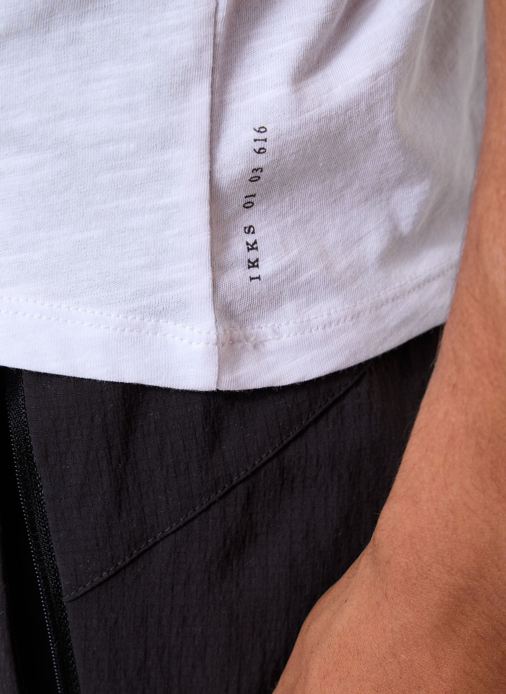 T-shirt a maniche corte MJ10153 uomo bianco IKKS Men T-shirt a maniche corte MJ10153 uomo bianco 01-blanc