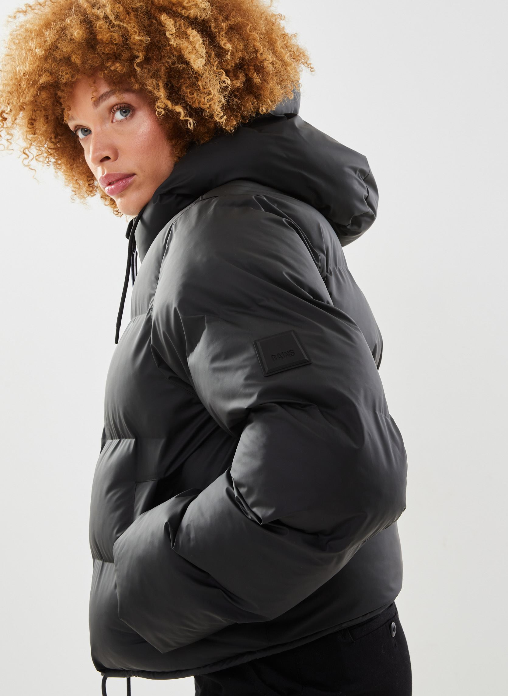 Daunenjacken Alta Short Puffer Jacket W3T3 damen schwarz Rains Daunenjacken Alta Short Puffer Jacket W3T3 damen schwarz BLACK