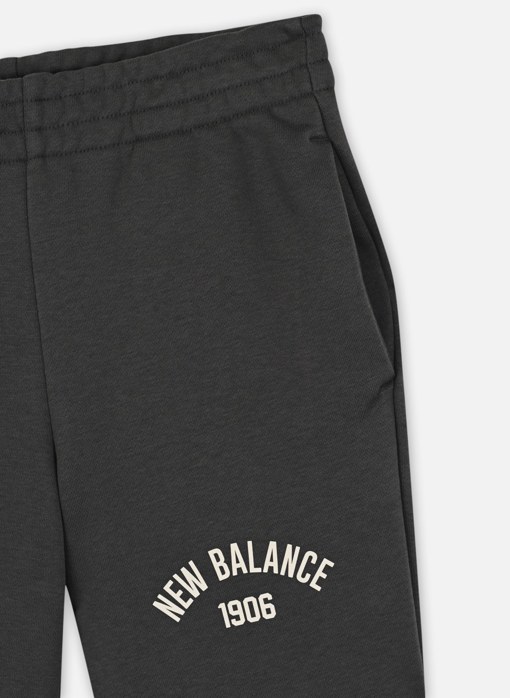 Jogginghosen Essentials Varsity Fleece Pant grün New Balance Jogginghosen Essentials Varsity Fleece Pant grün MOONBEAM
