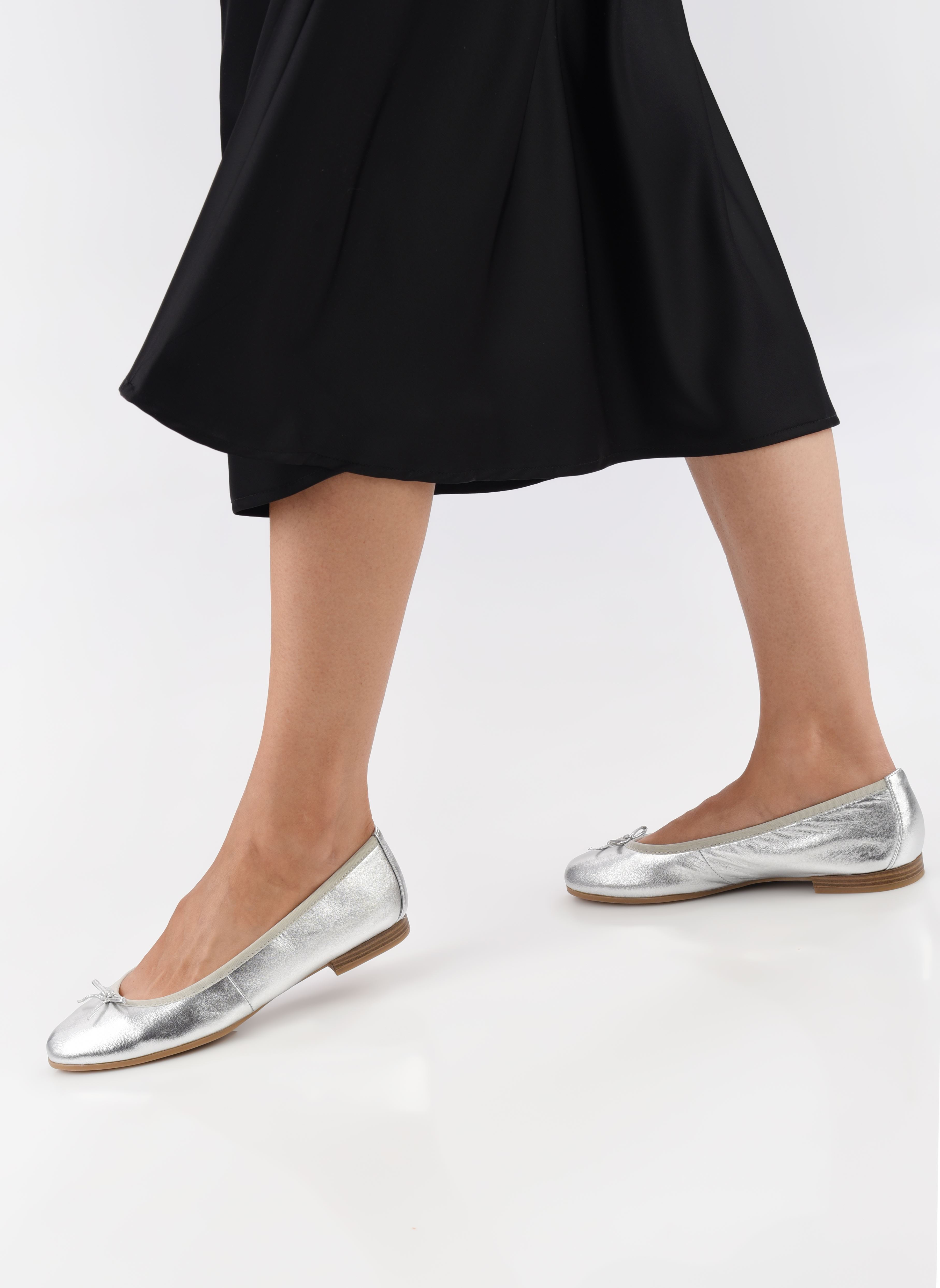 Klassieke ballerina's 22116-41 dames zilver Tamaris Klassieke ballerina's 22116-41 dames zilver SILVER