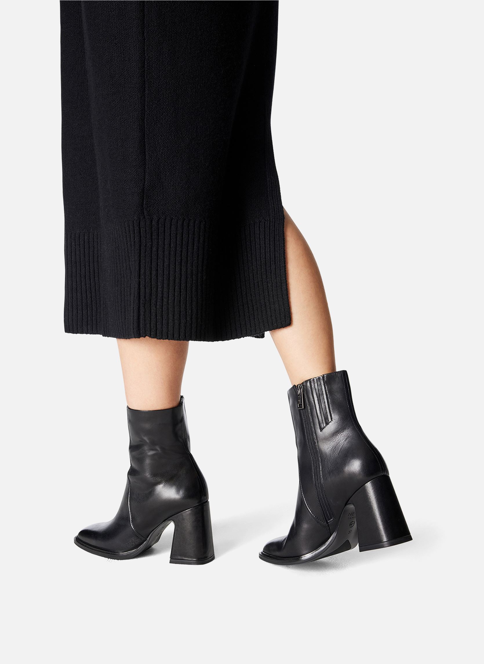 Enkellaarzen en boots 25388-41 dames zwart Tamaris Enkellaarzen en boots 25388-41 dames zwart BLACK