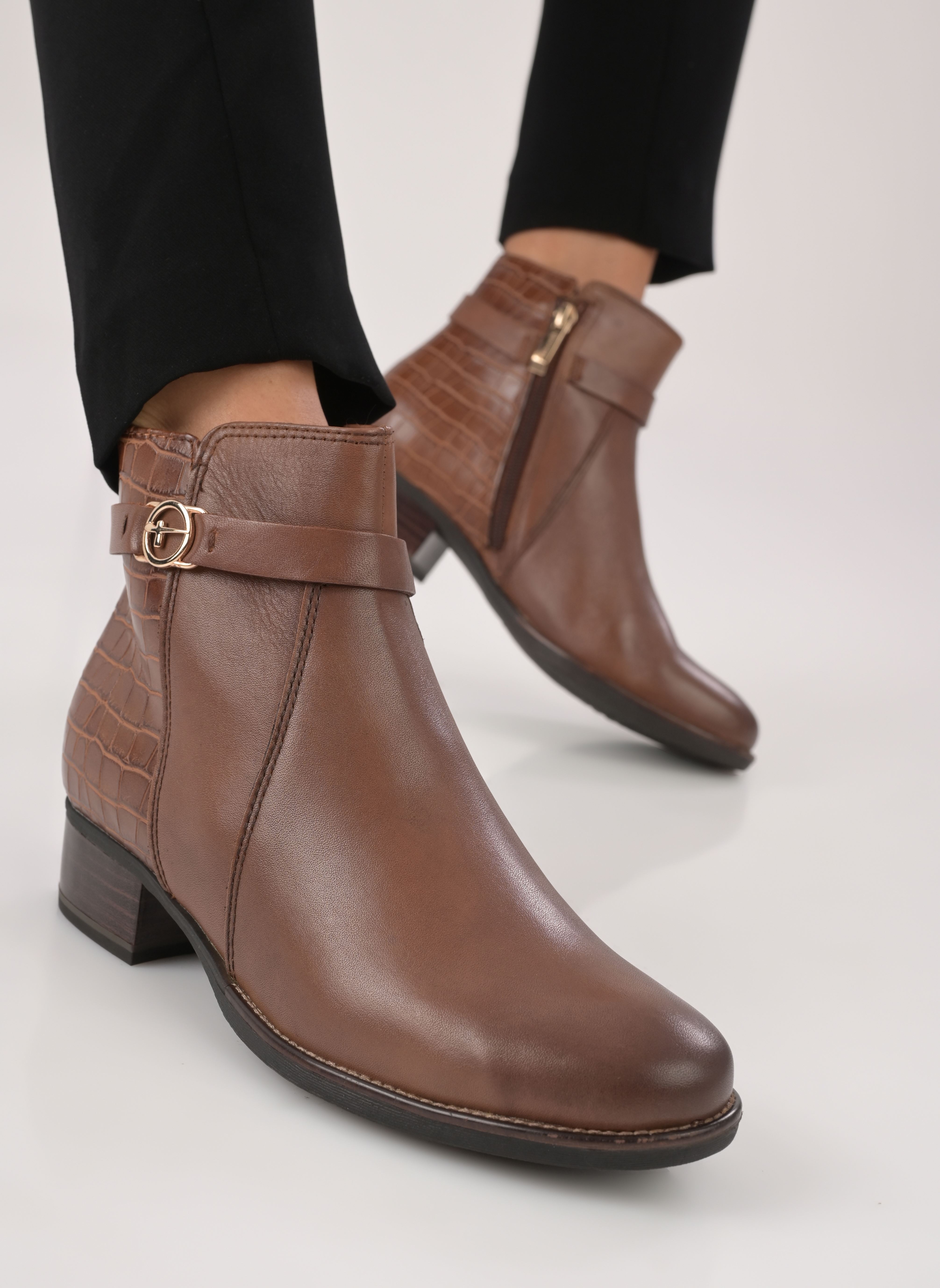Bottines et boots 25047-41 femme marron Tamaris Bottines et boots 25047-41 femme marron COGNAC