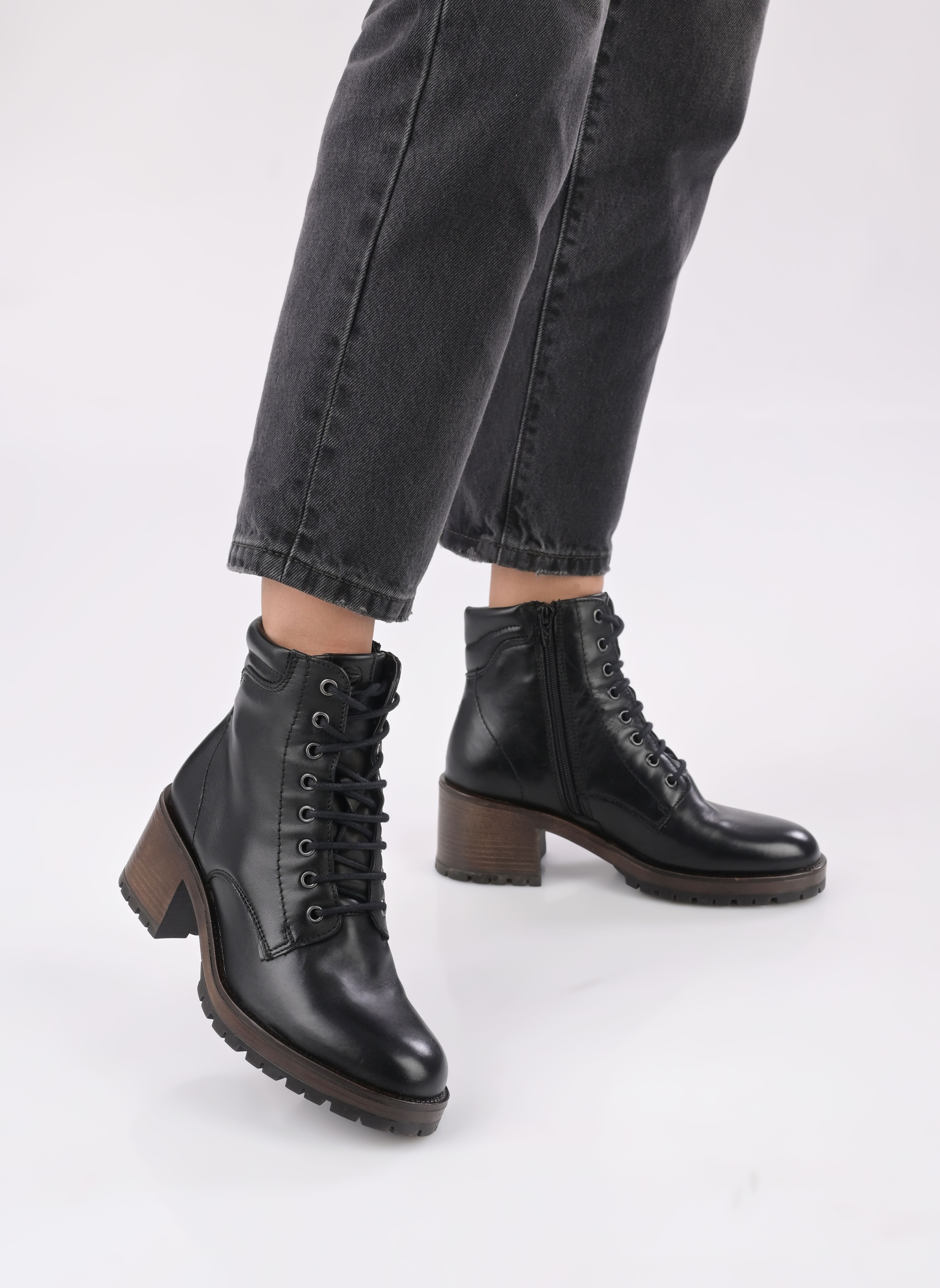 Geschnürte Stiefeletten 25270-41 damen schwarz Tamaris Geschnürte Stiefeletten 25270-41 damen schwarz BLACK LEATHER