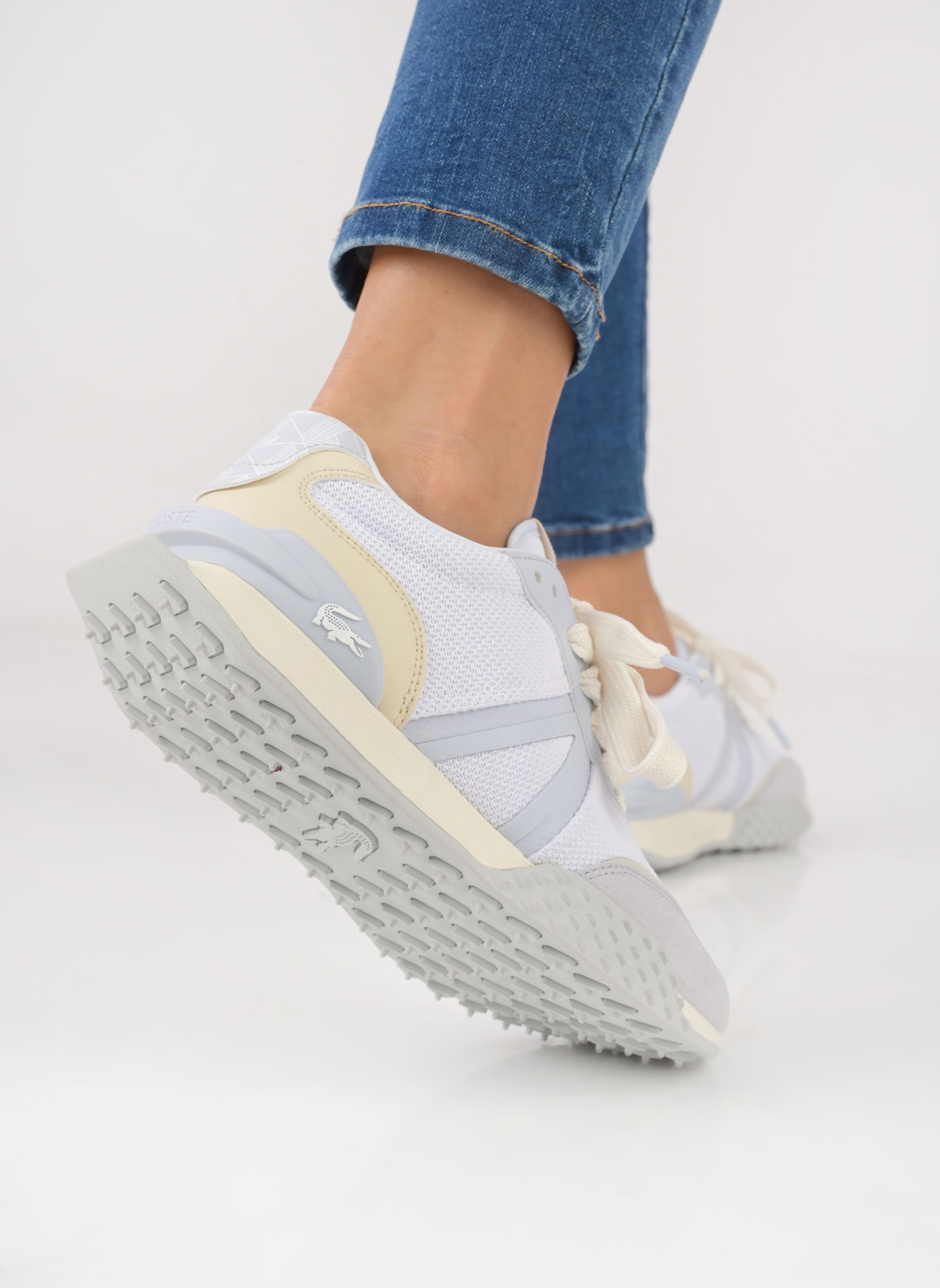 Niedrige Sneaker L-SPIN DELUXE 223 2 SFA damen weiß Lacoste Niedrige Sneaker L-SPIN DELUXE 223 2 SFA damen weiß WHT/LT TRQS