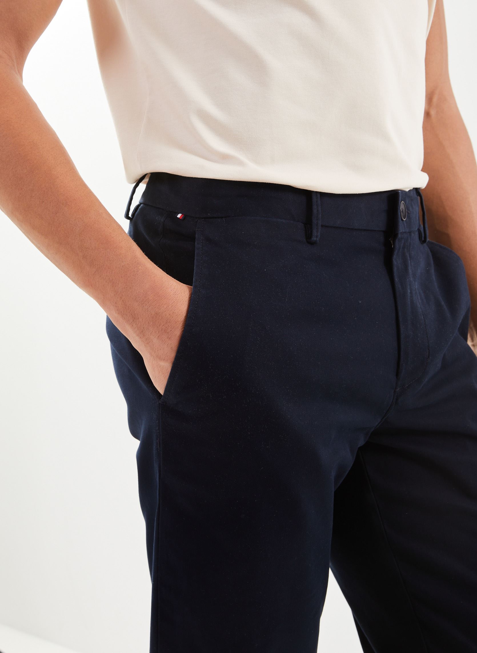 Pantalons chino Core Bleecker 1985 homme bleu Tommy Hilfiger Pantalons chino Core Bleecker 1985 homme bleu NAVY BLUE