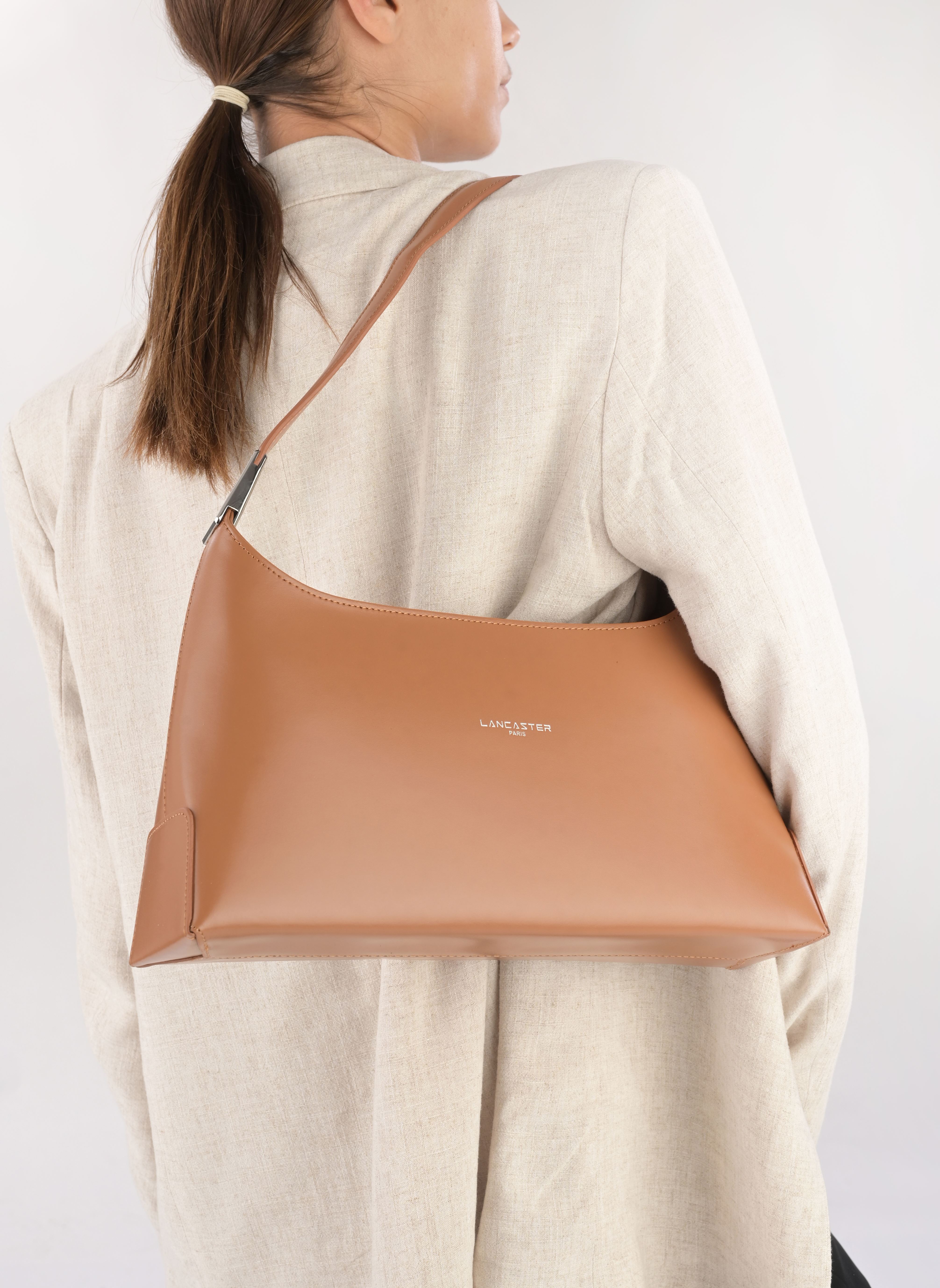 Sacs Sac porté épaule baguette Zippé Suave Ac femme marron Lancaster Sacs Sac porté épaule baguette Zippé Suave Ac femme marron CAMEL