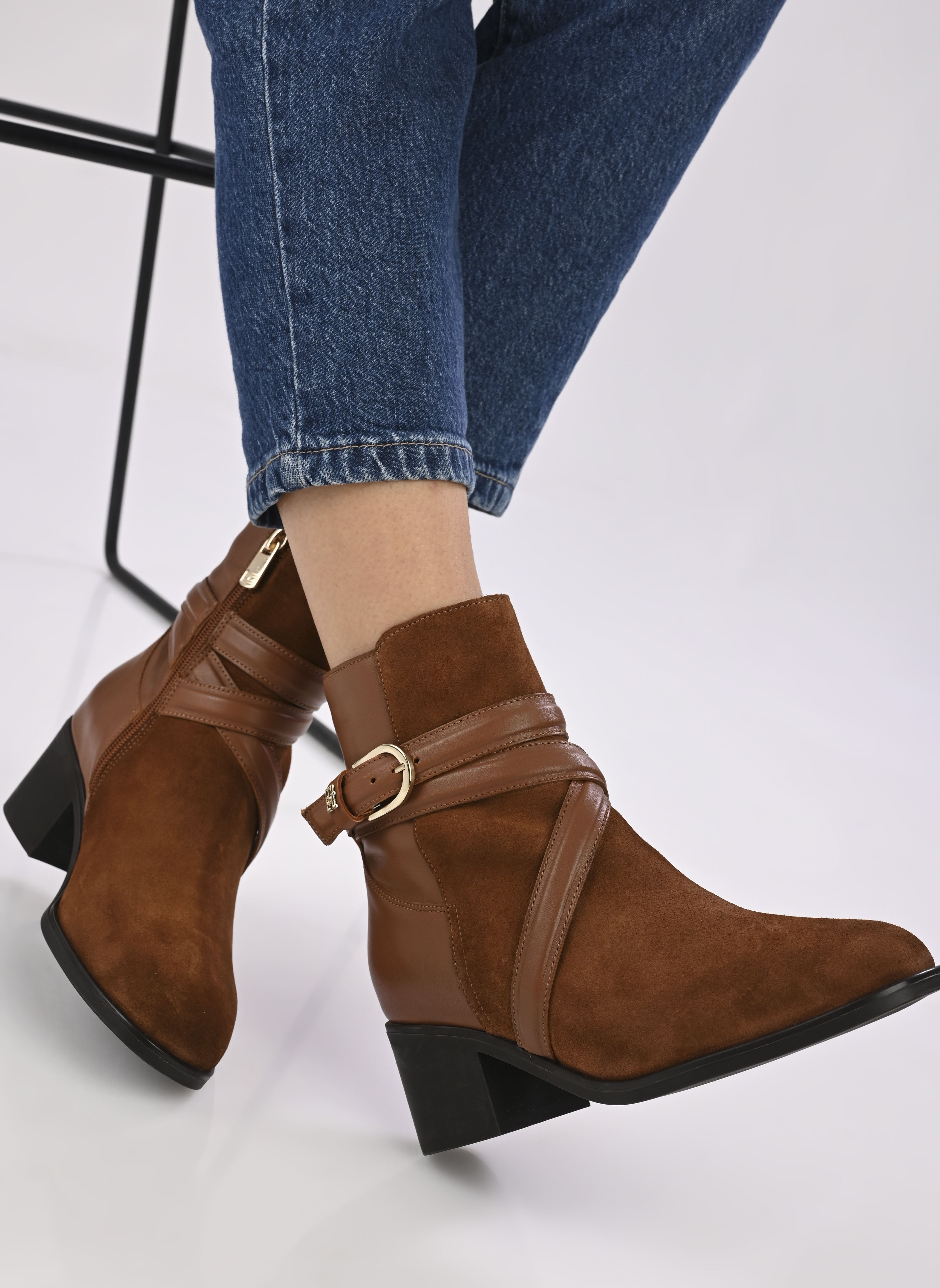 Geschnürte Stiefeletten ELEVATED ESS THERMO MIDHEEL BOOT damen braun Tommy Hilfiger Geschnürte Stiefeletten ELEVATED ESS THERMO MIDHEEL BOOT damen braun NATURAL COGNAC