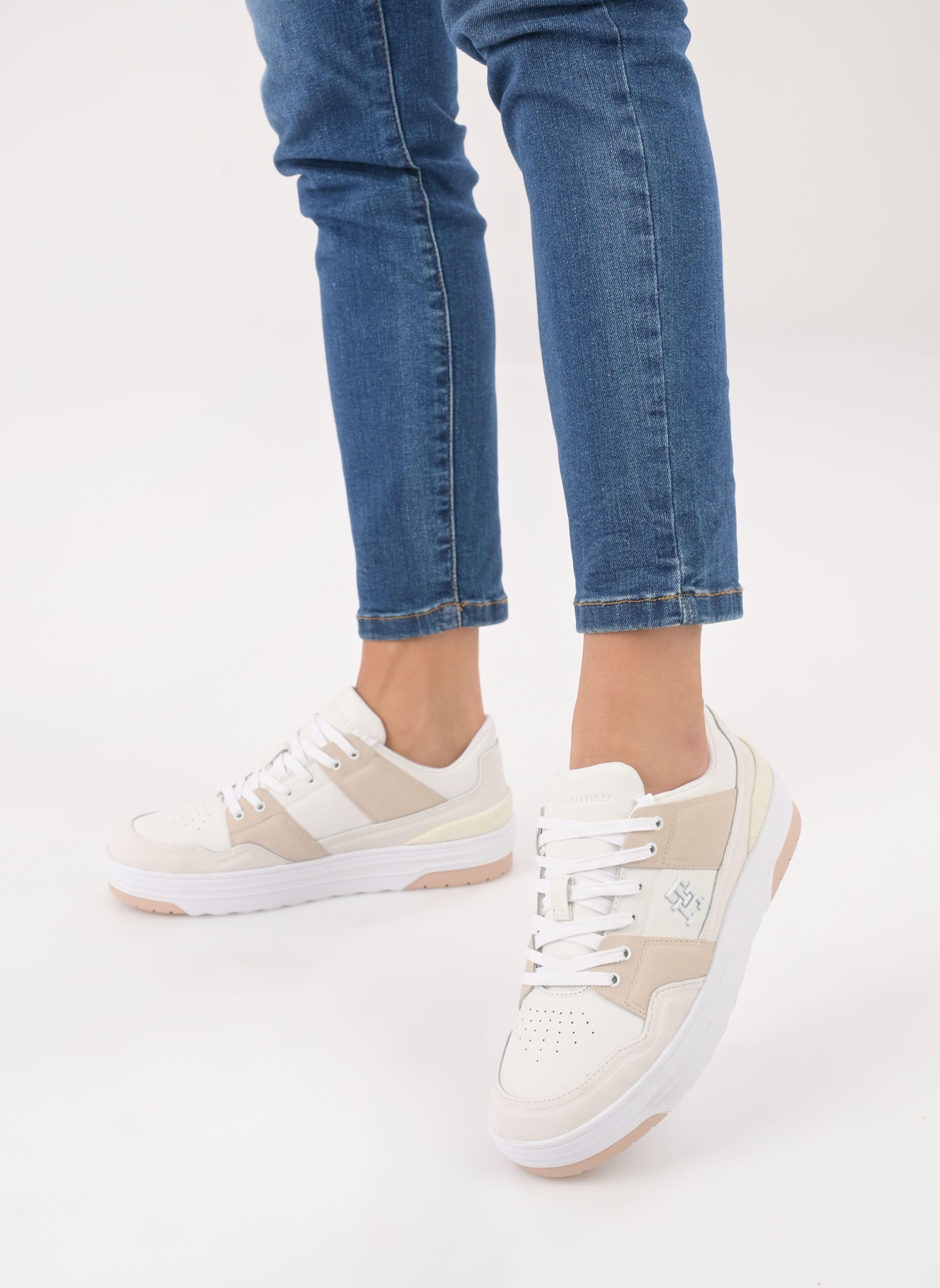 Sneakers TH LO BASKET SNEAKER donna bianco Tommy Hilfiger Sneakers TH LO BASKET SNEAKER donna bianco ECRU