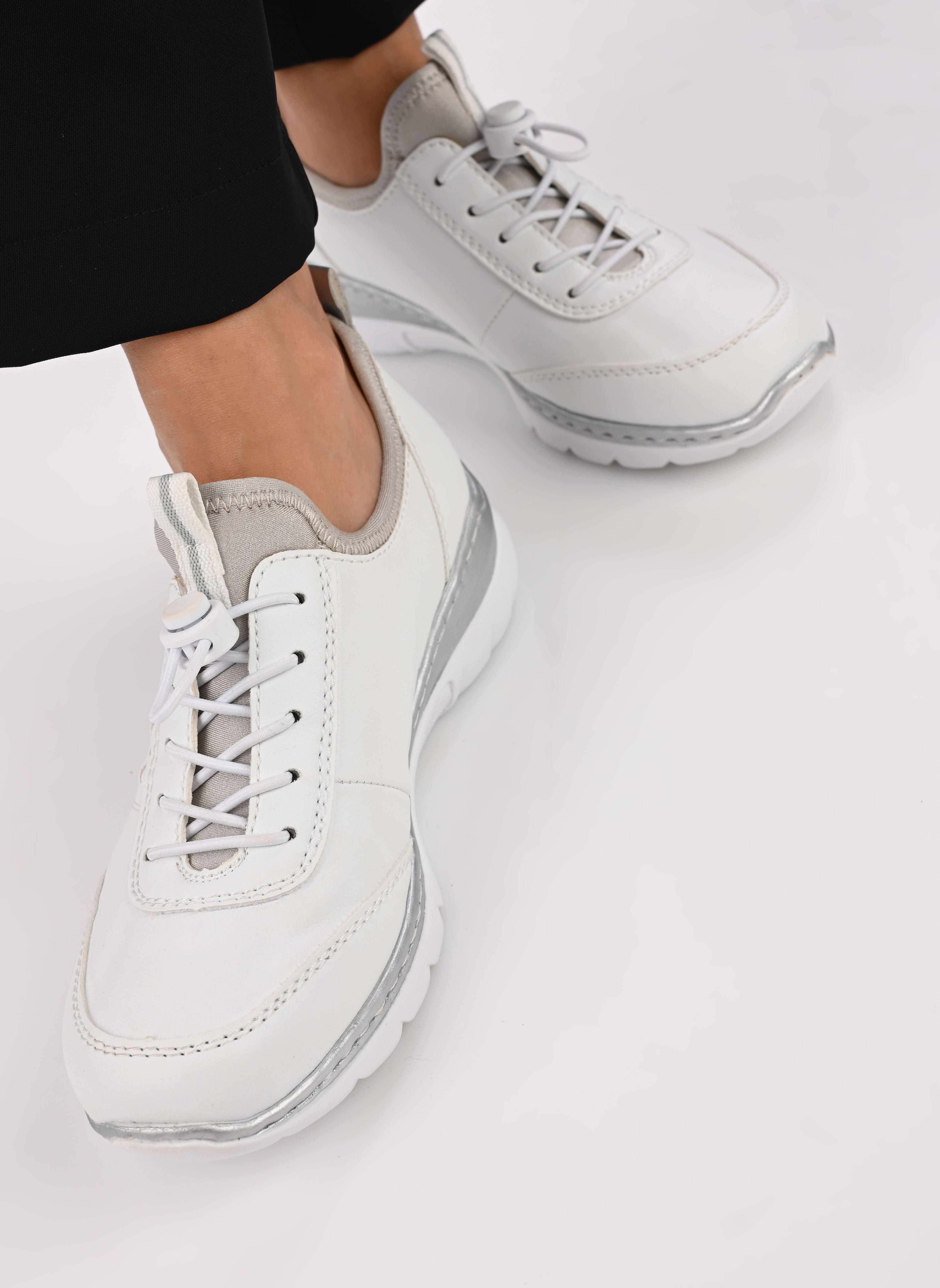 Lage sneakers L3259 dames wit Rieker Lage sneakers L3259 dames wit weiss/rose/silver/perlcloud