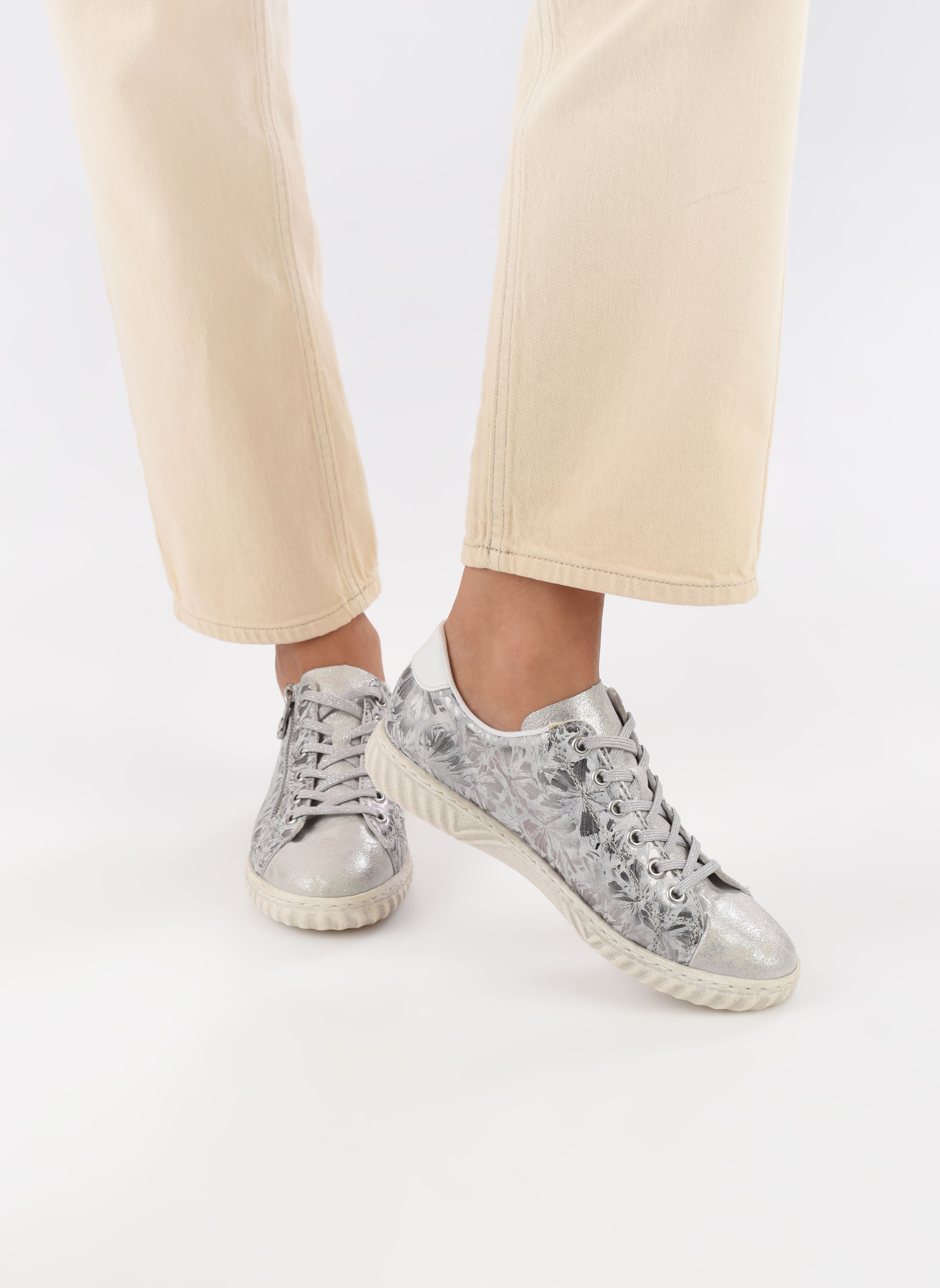 Baskets basses N0900 femme argent Rieker Baskets basses N0900 femme argent FOG-SILVER/GRAU-METALLIC/WEISS