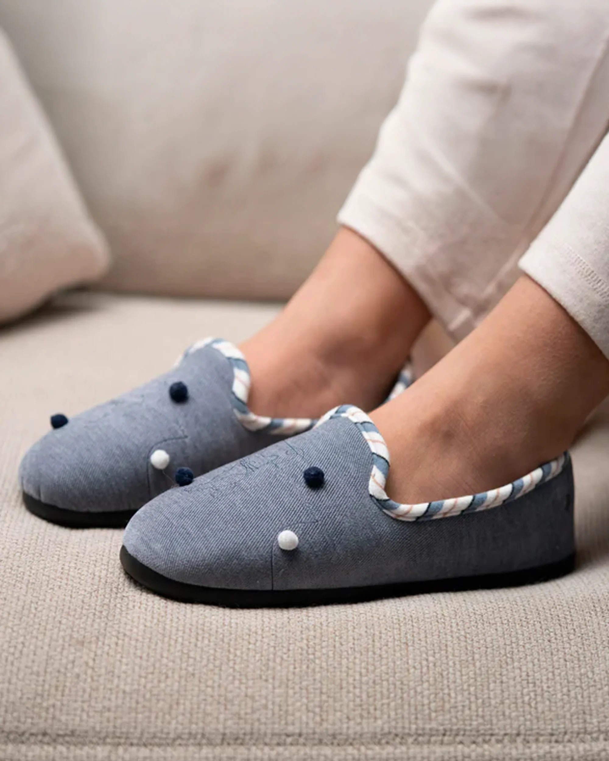 Chaussons Chaussons slippers Femme Bleu denim femme bleu Isotoner Chaussons Chaussons slippers Femme Bleu denim femme bleu Bleu denim