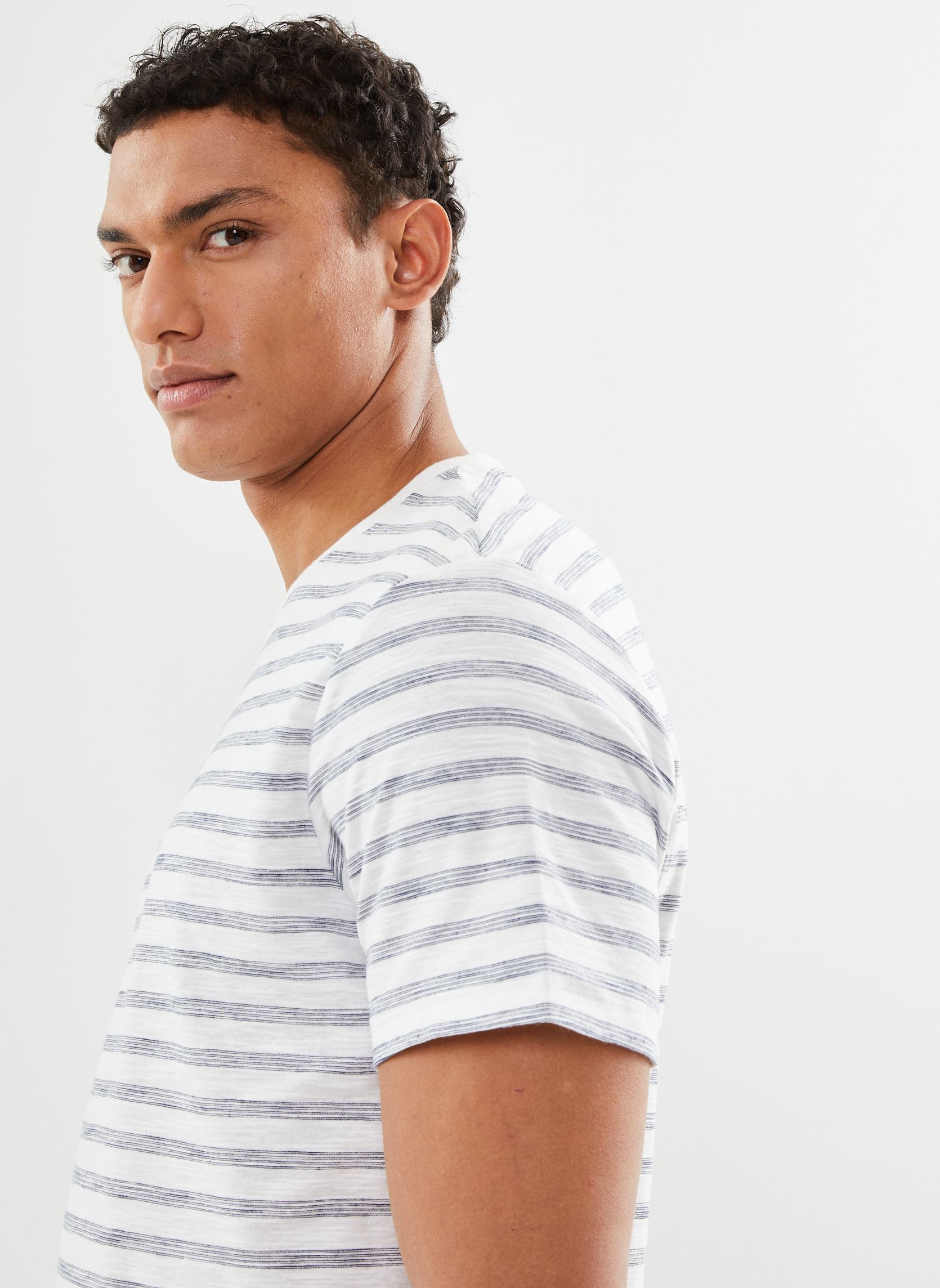 Tee-shirts manches courtes CTHOMAS mariniere homme bleu Marvin&Co Tee-shirts manches courtes CTHOMAS mariniere homme bleu SKY CAPTAIN