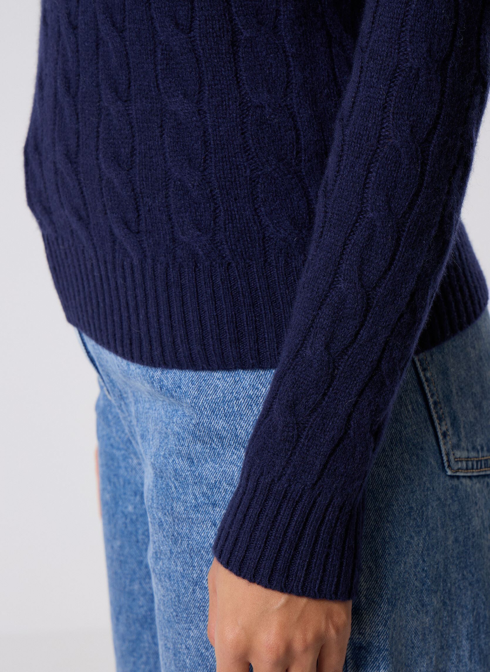 Pulls Pull torsadé à col rond en coton 2119718 femme bleu Polo Ralph Lauren Pulls Pull torsadé à col rond en coton 2119718 femme bleu HUNTER NAVY