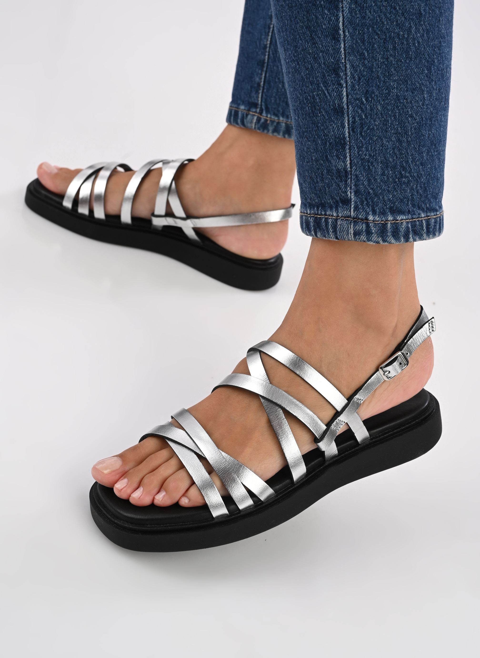 Sandali CONNIE 5757-583 donna argento Vagabond Shoemakers Sandali CONNIE 5757-583 donna argento Silver