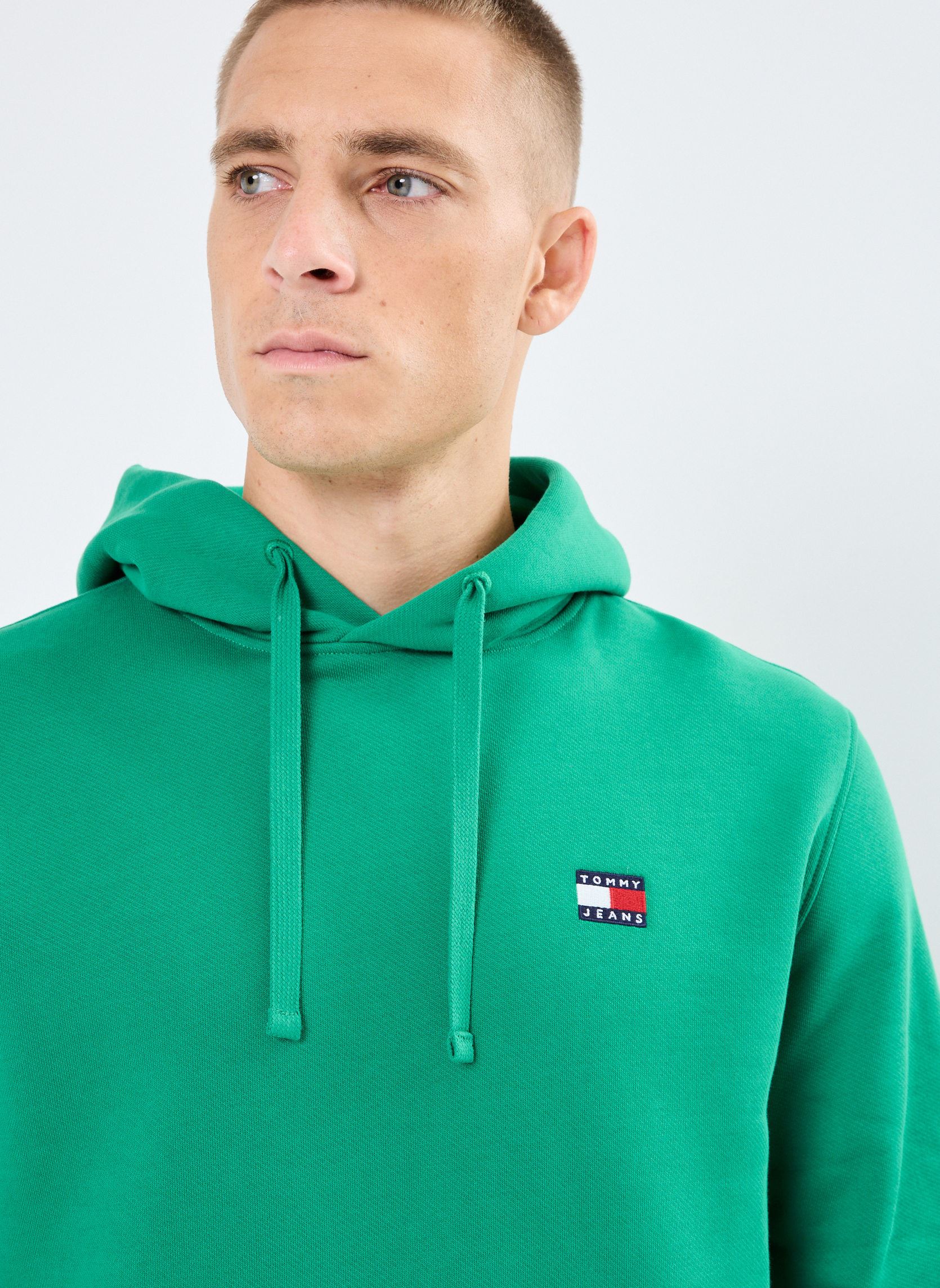 Hoodies Tjm Reg Badge Hoodie heren groen Tommy Jeans Hoodies Tjm Reg Badge Hoodie heren groen GREEN MALACHITE