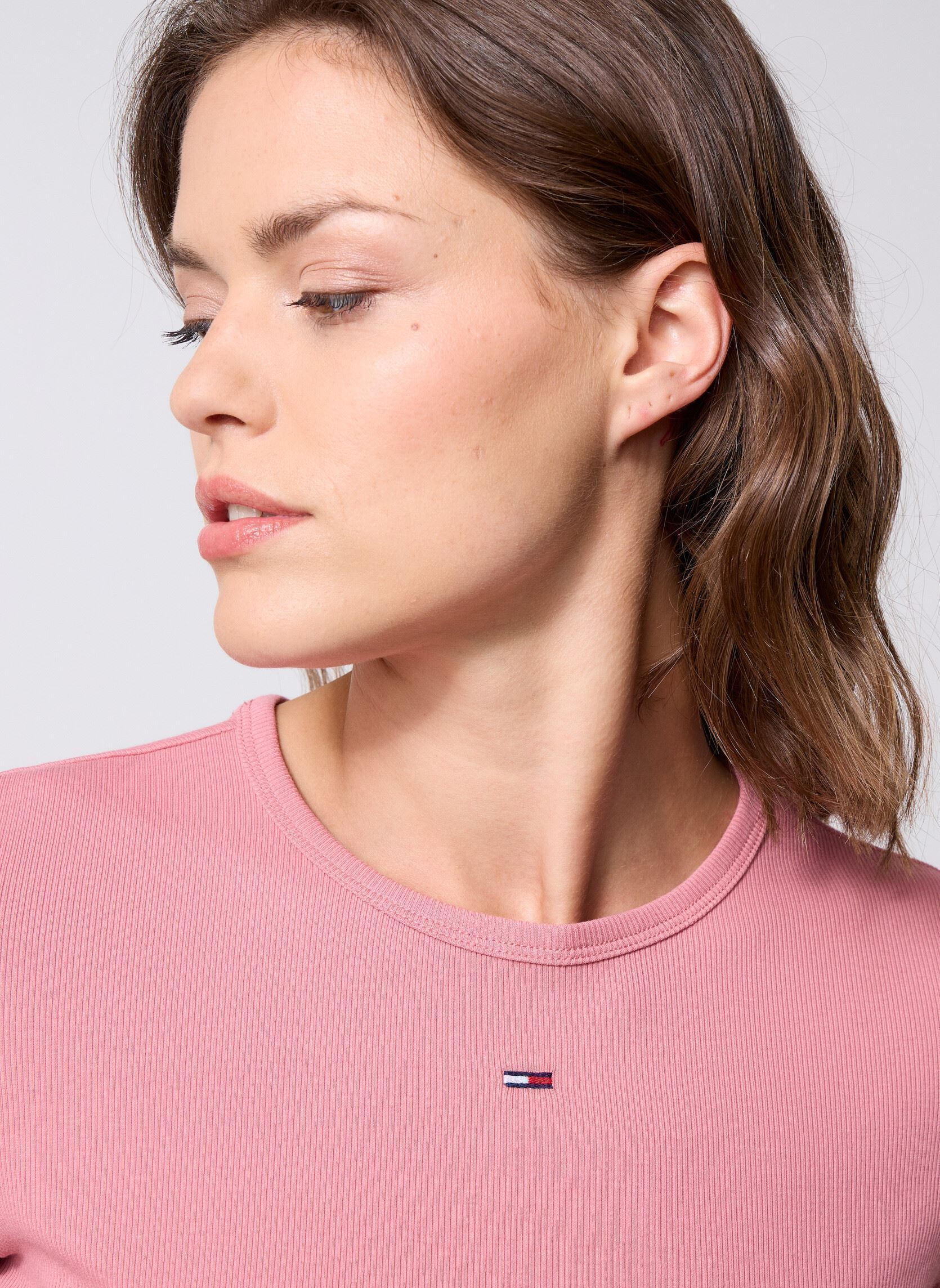 Tee-shirts manches courtes Tjw Slim Essential R femme rose Tommy Jeans Tee-shirts manches courtes Tjw Slim Essential R femme rose TAHITI BERRY