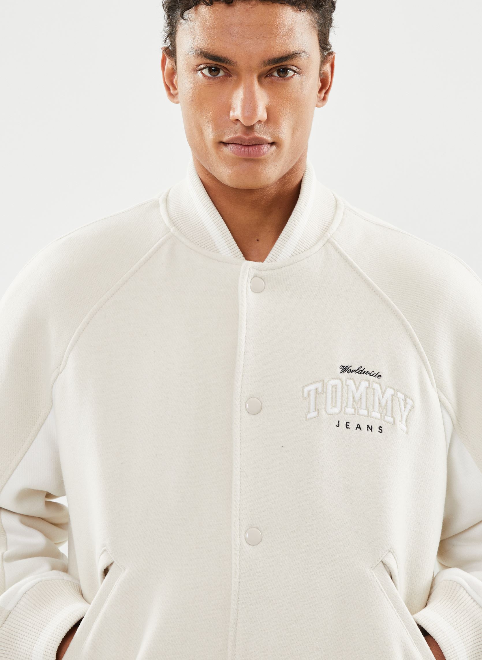 Blousons Tjm Wool Varsity Bom homme beige Tommy Jeans Blousons Tjm Wool Varsity Bom homme beige BEIGE