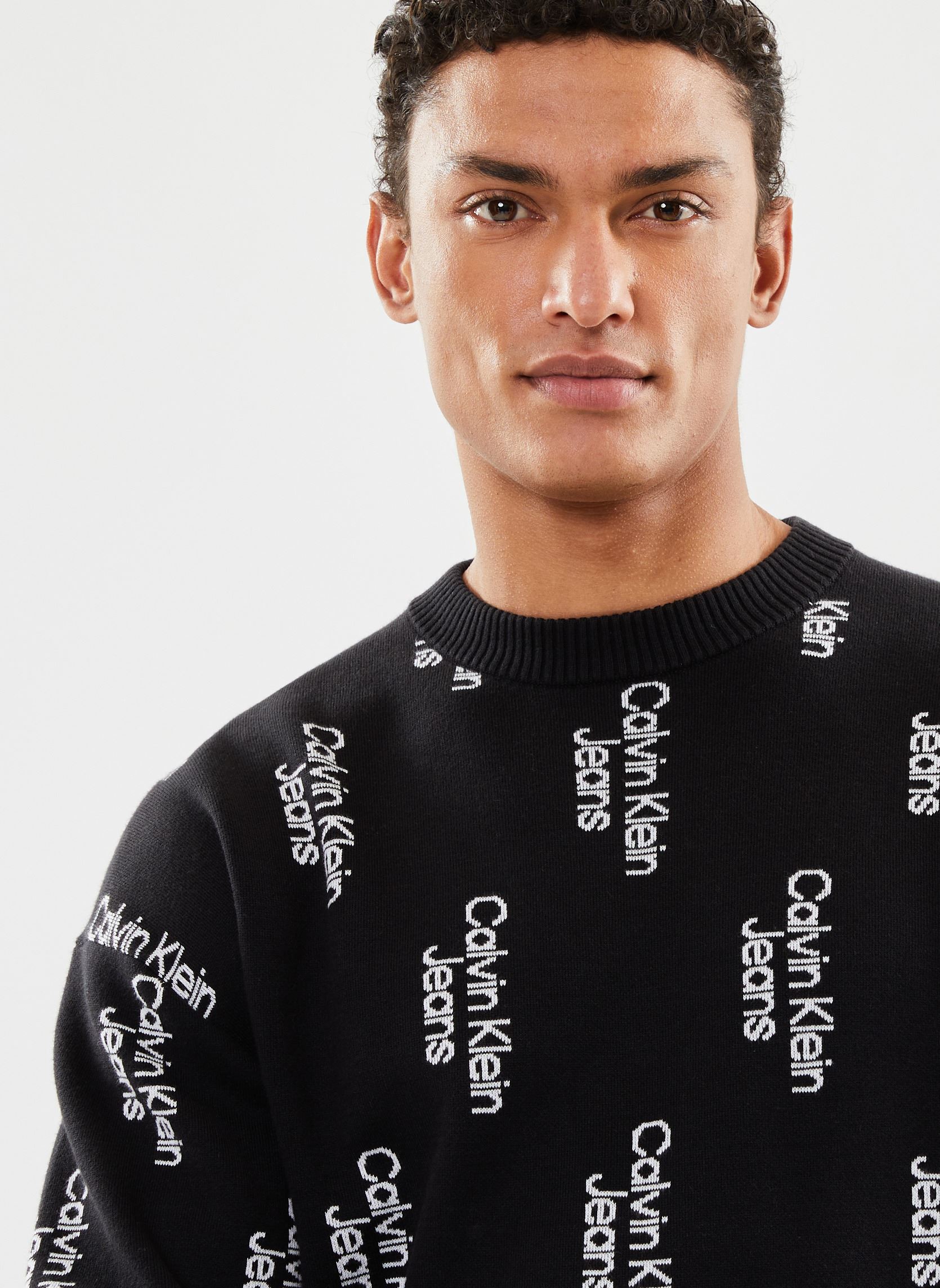 Sweats Stacked Logo Aop Swe homme noir Calvin Klein Jeans Sweats Stacked Logo Aop Swe homme noir BLACK