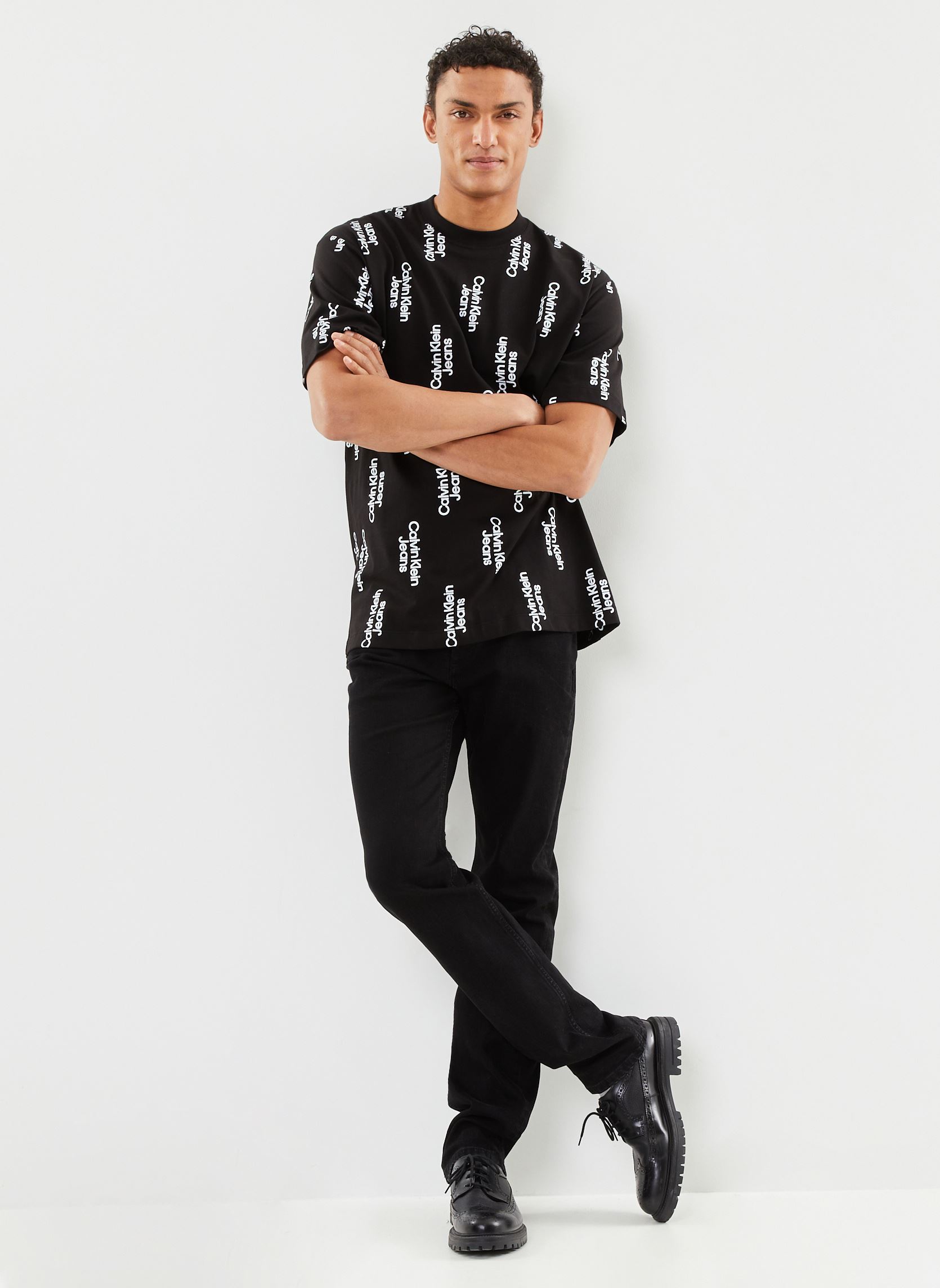 Tee-shirts manches courtes Stacked Logo Aop Tee homme noir Calvin Klein Jeans Tee-shirts manches courtes Stacked Logo Aop Tee homme noir BLACK