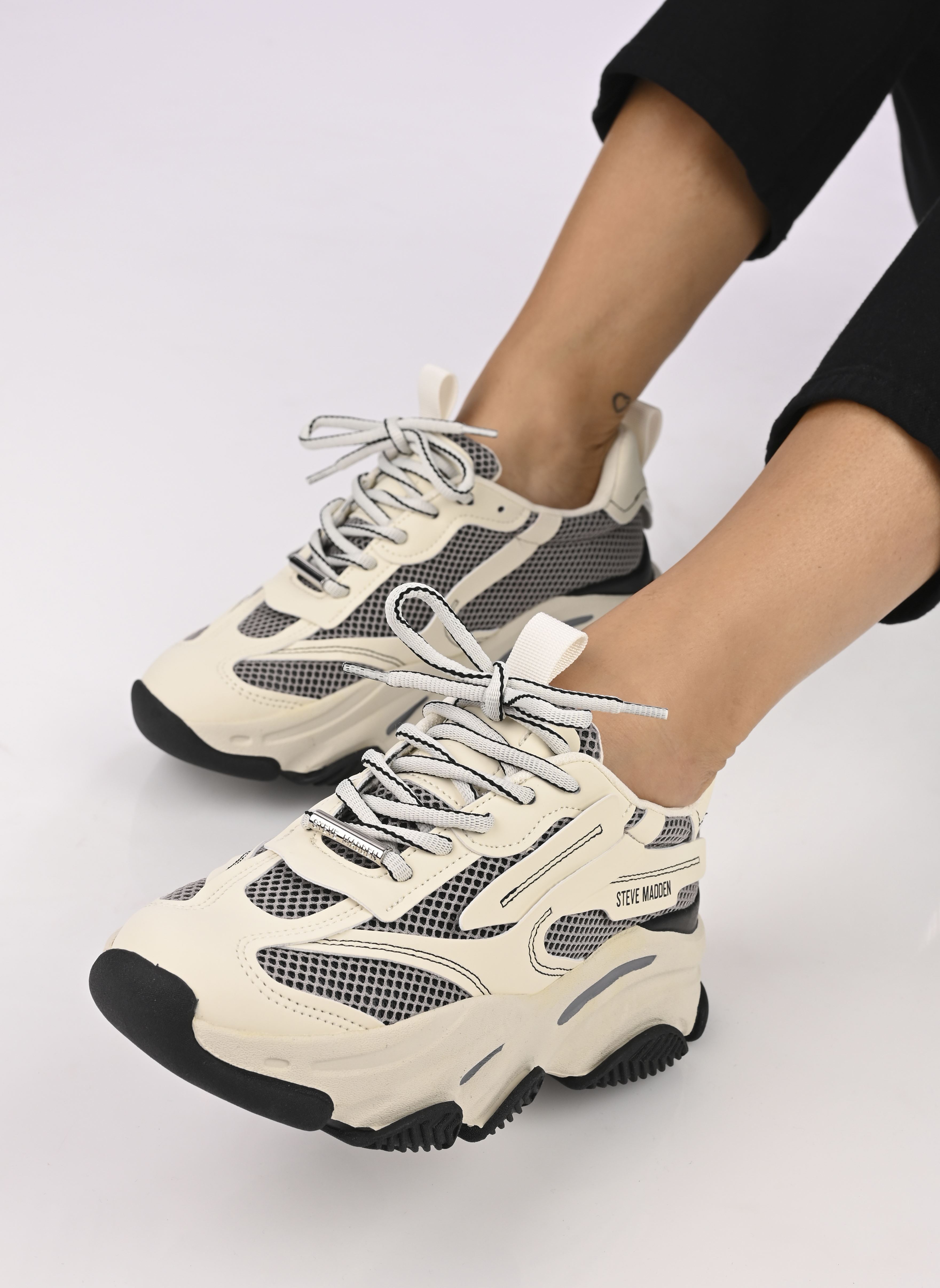 Baskets Possession-E femme beige Steve Madden Baskets Possession-E femme beige BLACK/BONE