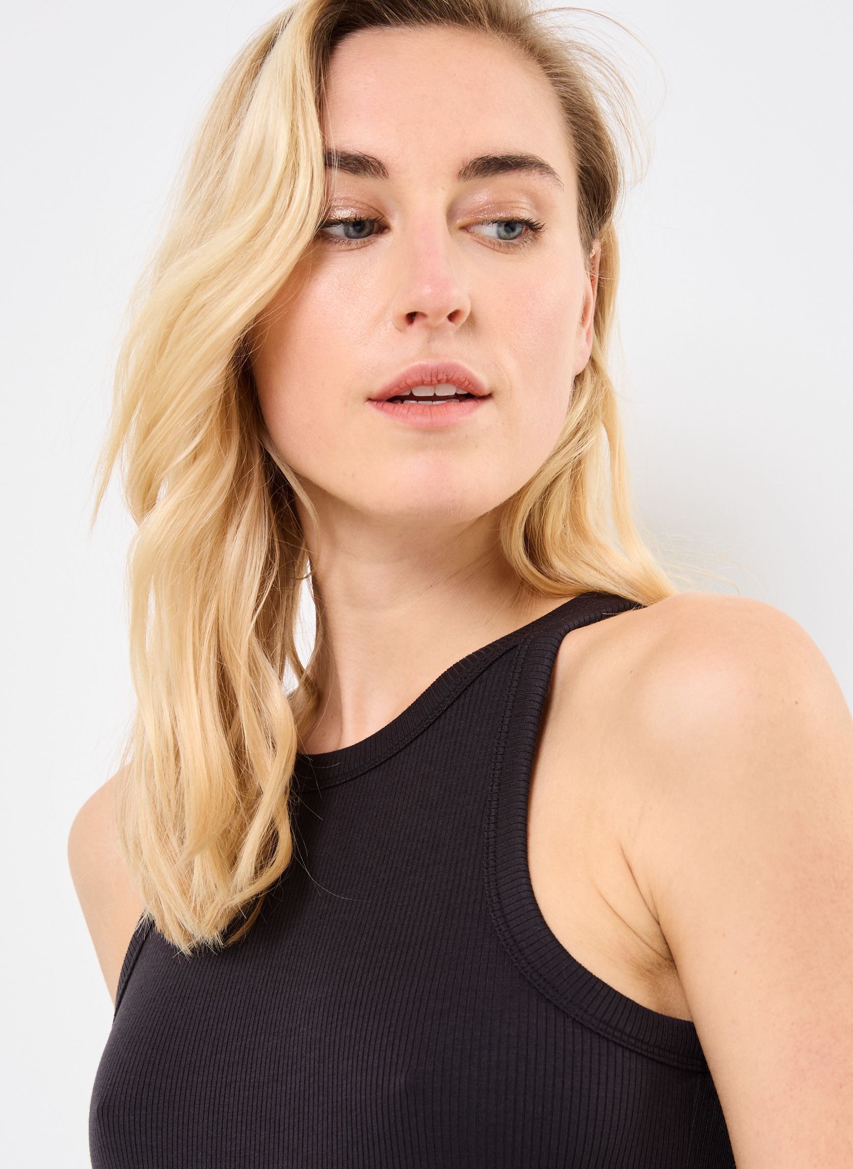Débardeurs Dreamy Tank femme noir Levi's Débardeurs Dreamy Tank femme noir CAVIAR