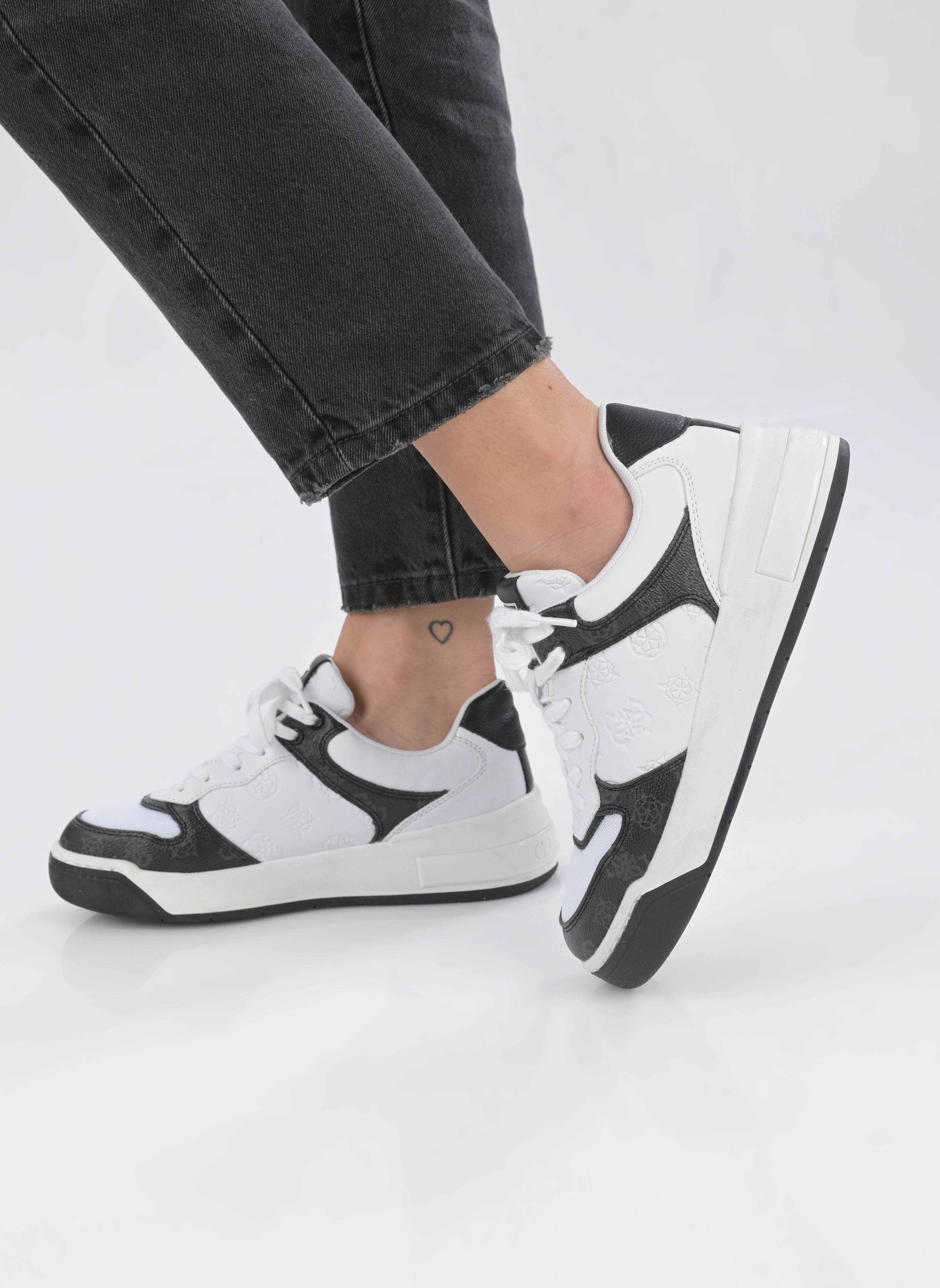 Lage sneakers CLARKZ dames wit Guess Lage sneakers CLARKZ dames wit White black
