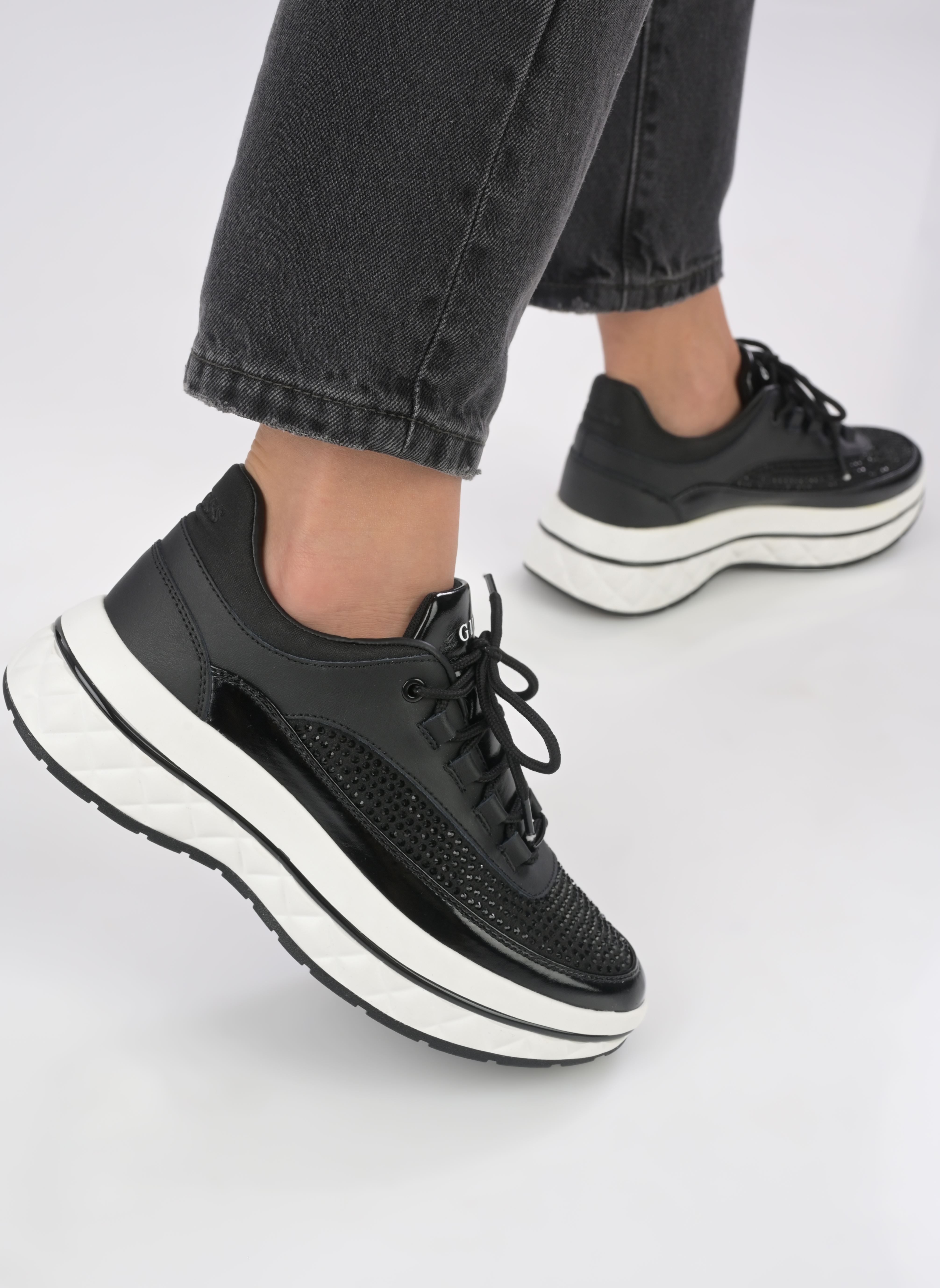 Sneakers KYRA donna nero Guess Sneakers KYRA donna nero Black