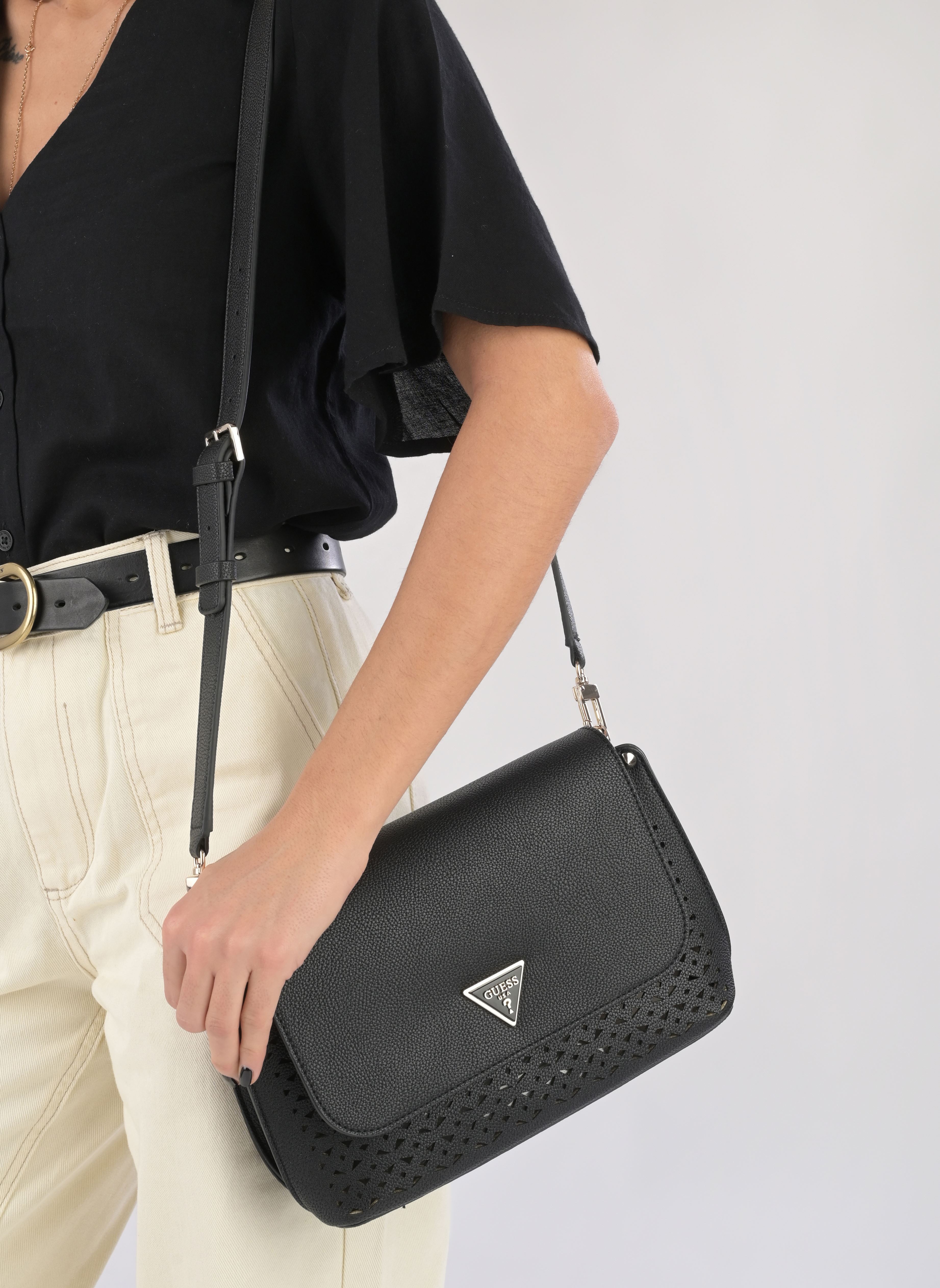 Borse a tracolla Meridian Flap Crossbody donna nero Guess Borse a tracolla Meridian Flap Crossbody donna nero BLACK