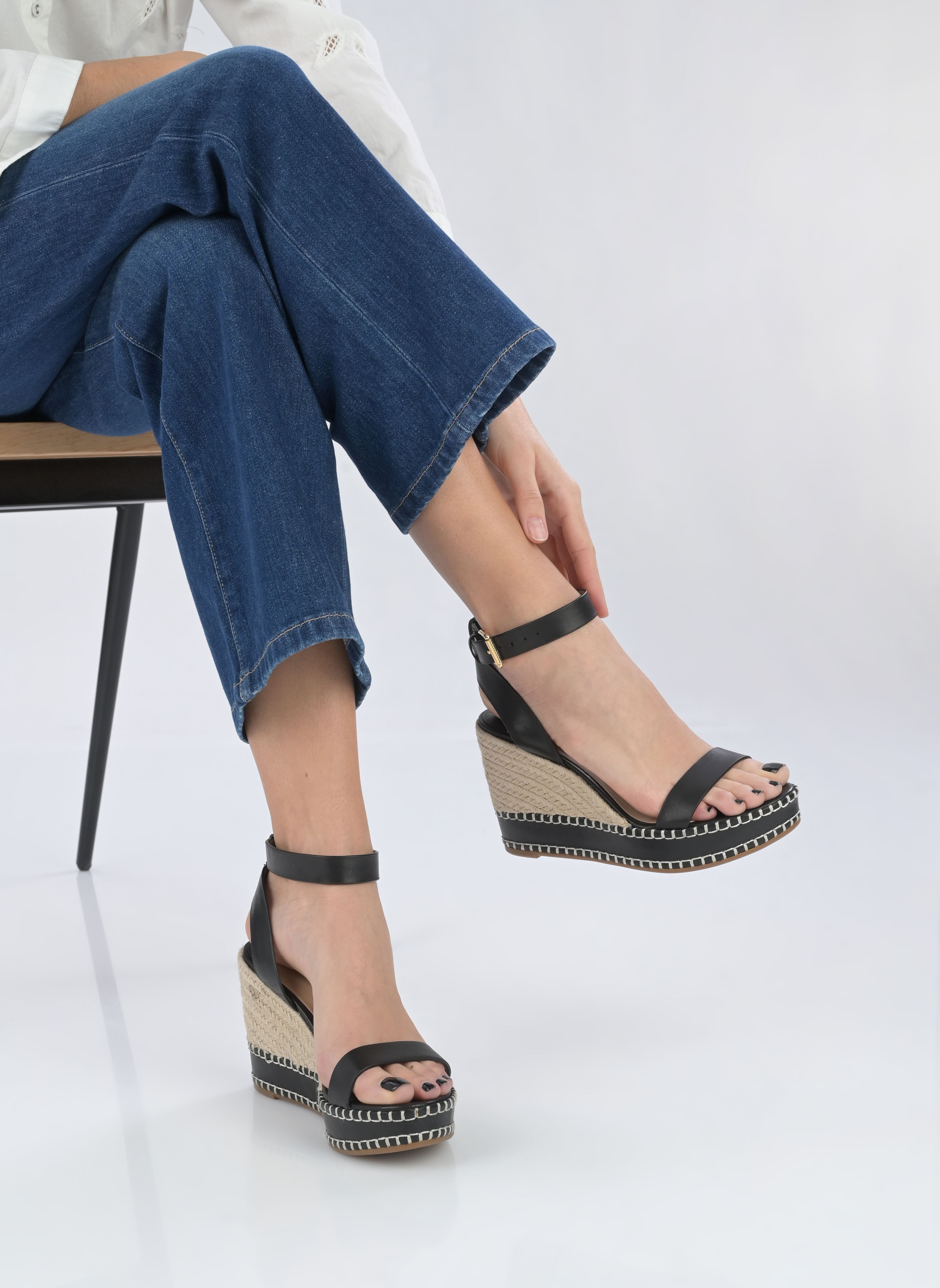Sandali con zeppa e plateau HILARIE ESPADRILLES WEDGE donna nero Lauren Ralph Lauren Sandali con zeppa e plateau HILARIE ESPADRILLES WEDGE donna nero BLACK
