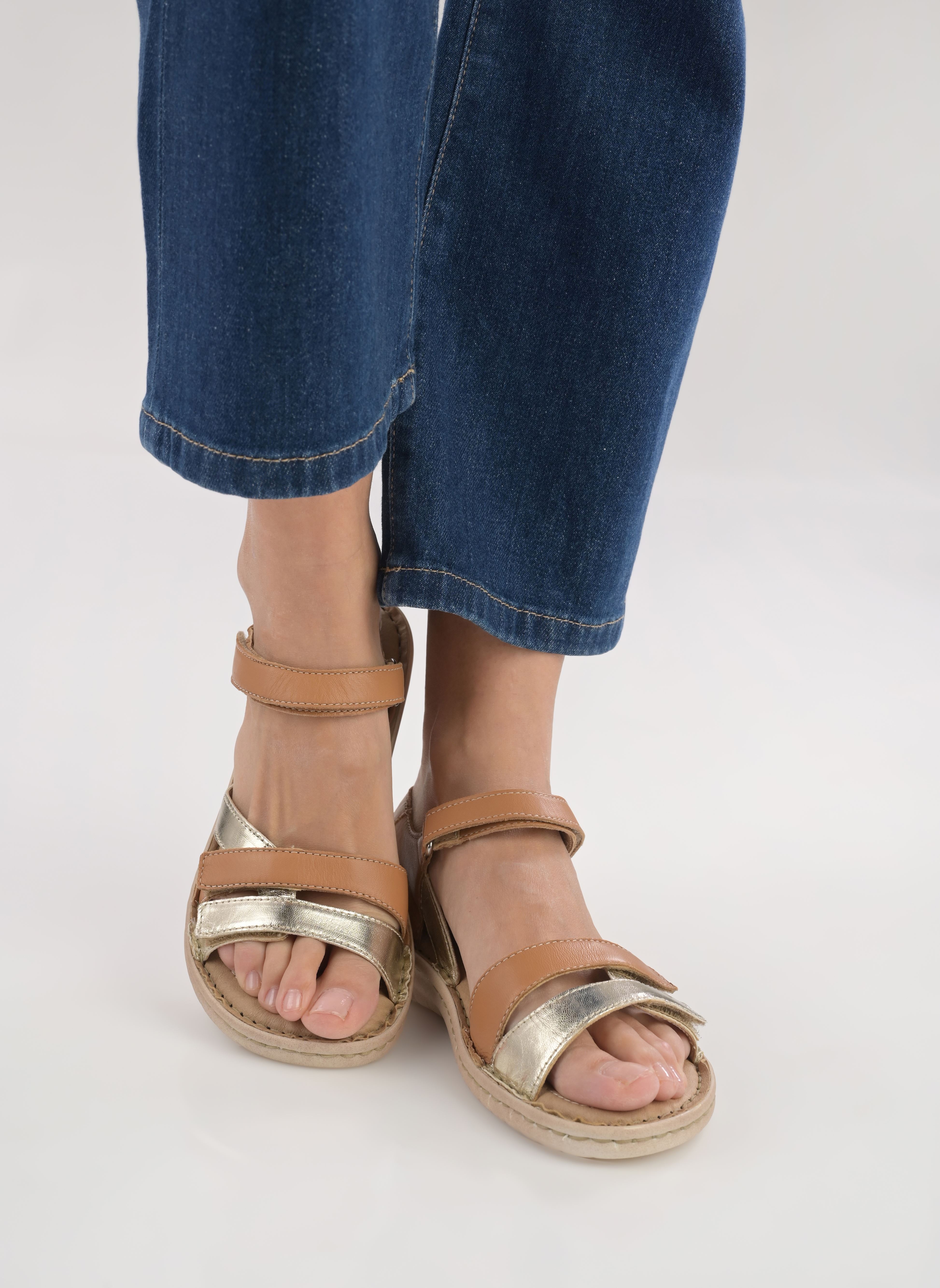 Flache Sandalen Robbin - sandales compensées damen braun Georgia Rose Soft Flache Sandalen Robbin - sandales compensées damen braun Cognac